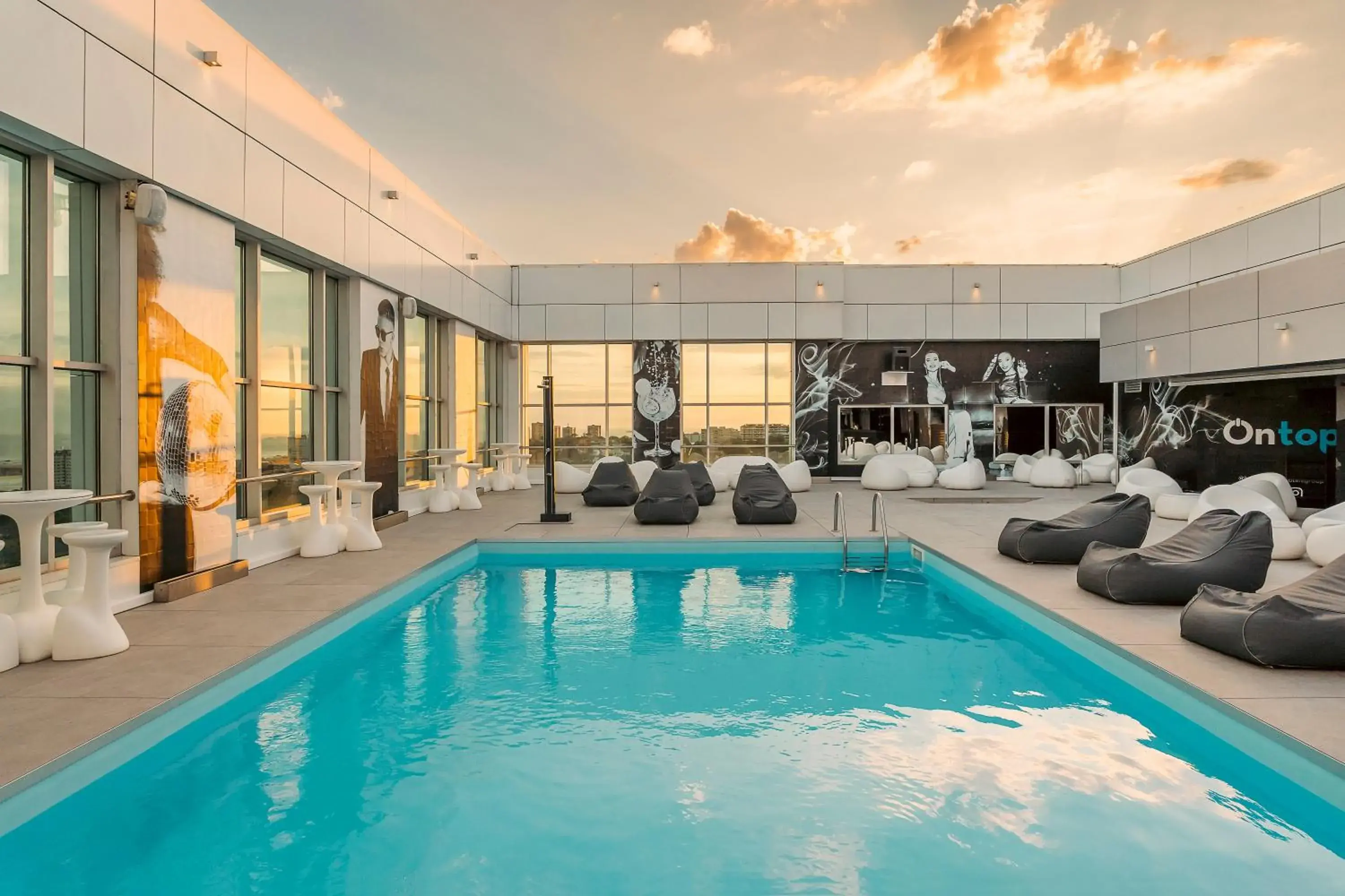 Swimming pool in HF Ipanema Park Swimming pool in HF Ipanema Park