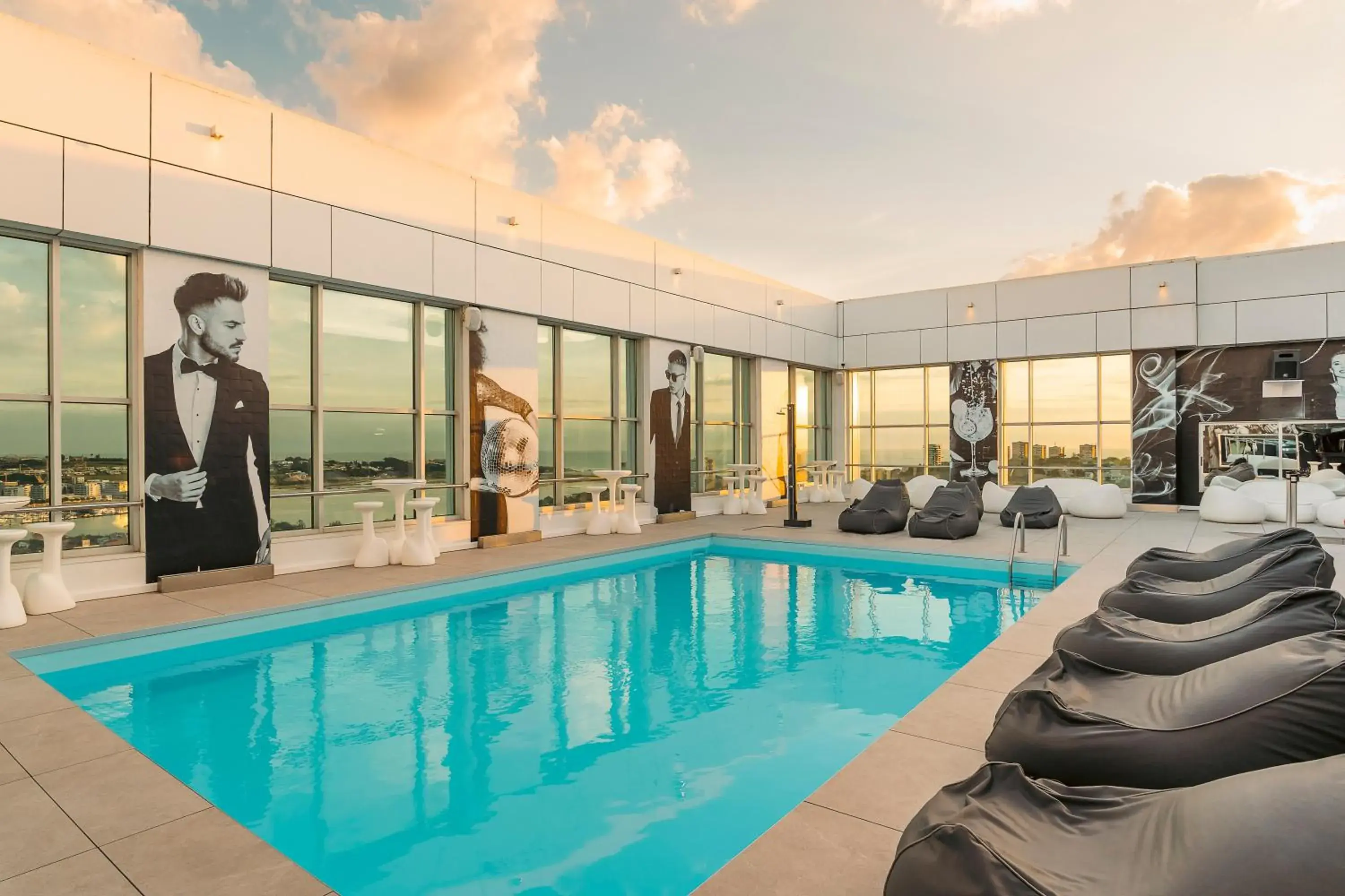 Swimming pool in HF Ipanema Park Swimming pool in HF Ipanema Park