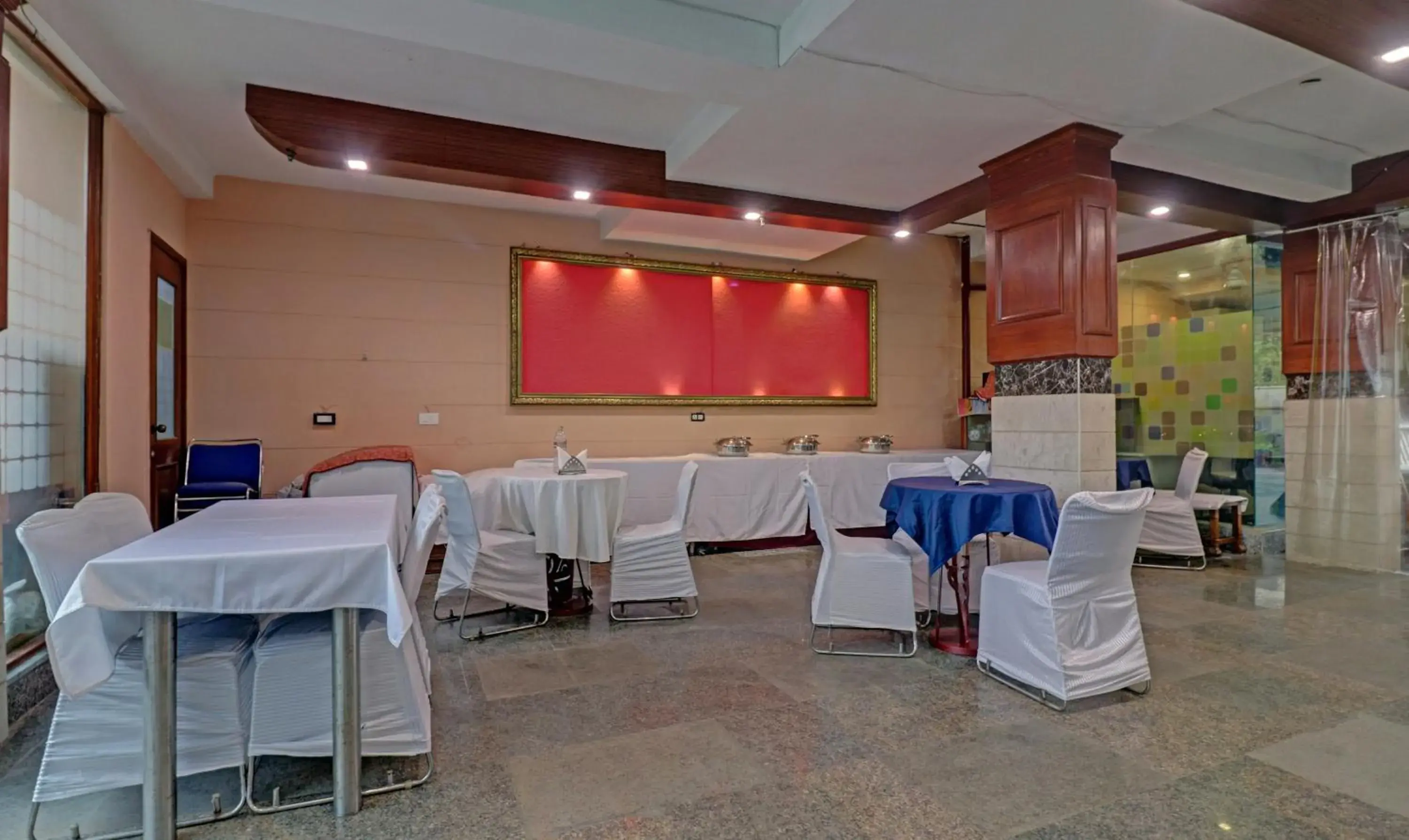 Restaurant/places to eat in Itsy Hotels Hamlets Stay Restaurant/places to eat in Itsy Hotels Hamlets Stay