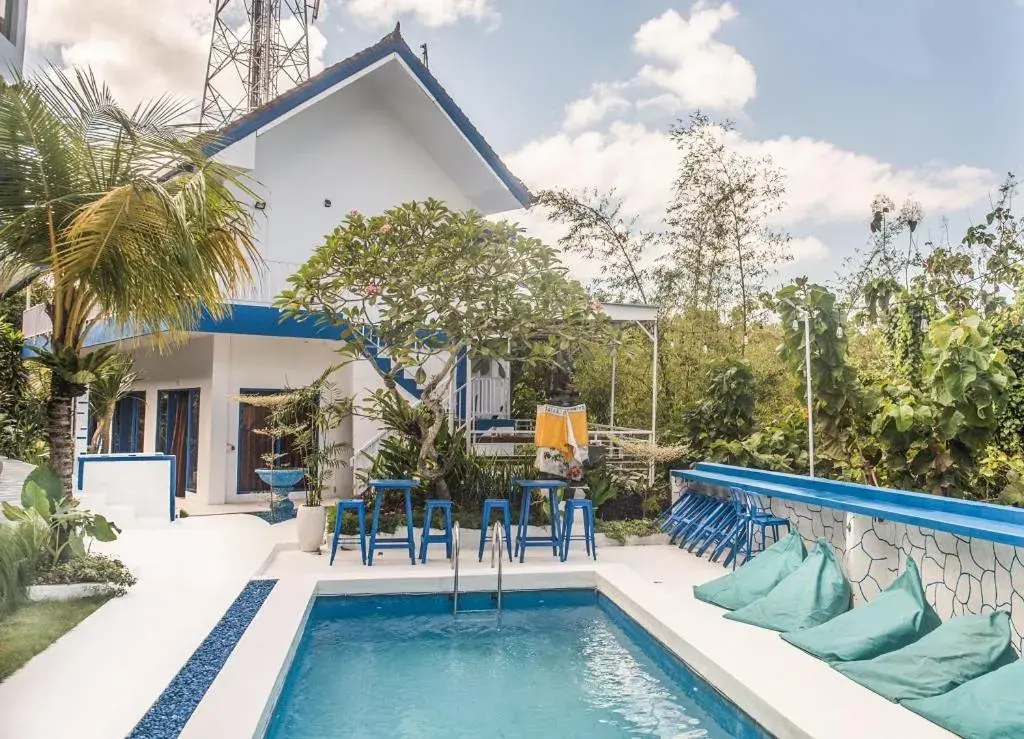 Swimming pool in Bombora Surf Camp Swimming pool in Bombora Surf Camp