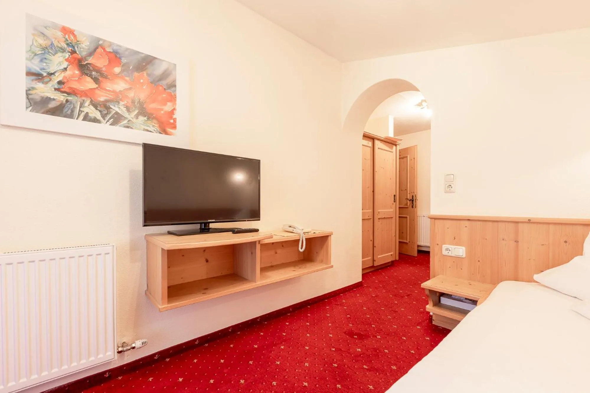 TV and multimedia, Bed in Alpenpension Pfurtscheller