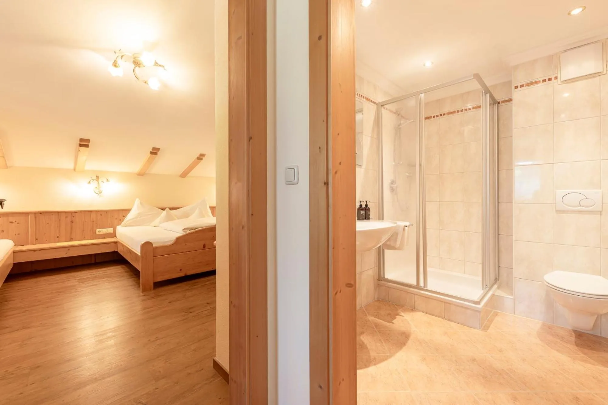 Photo of the whole room, Bed in Alpenpension Pfurtscheller