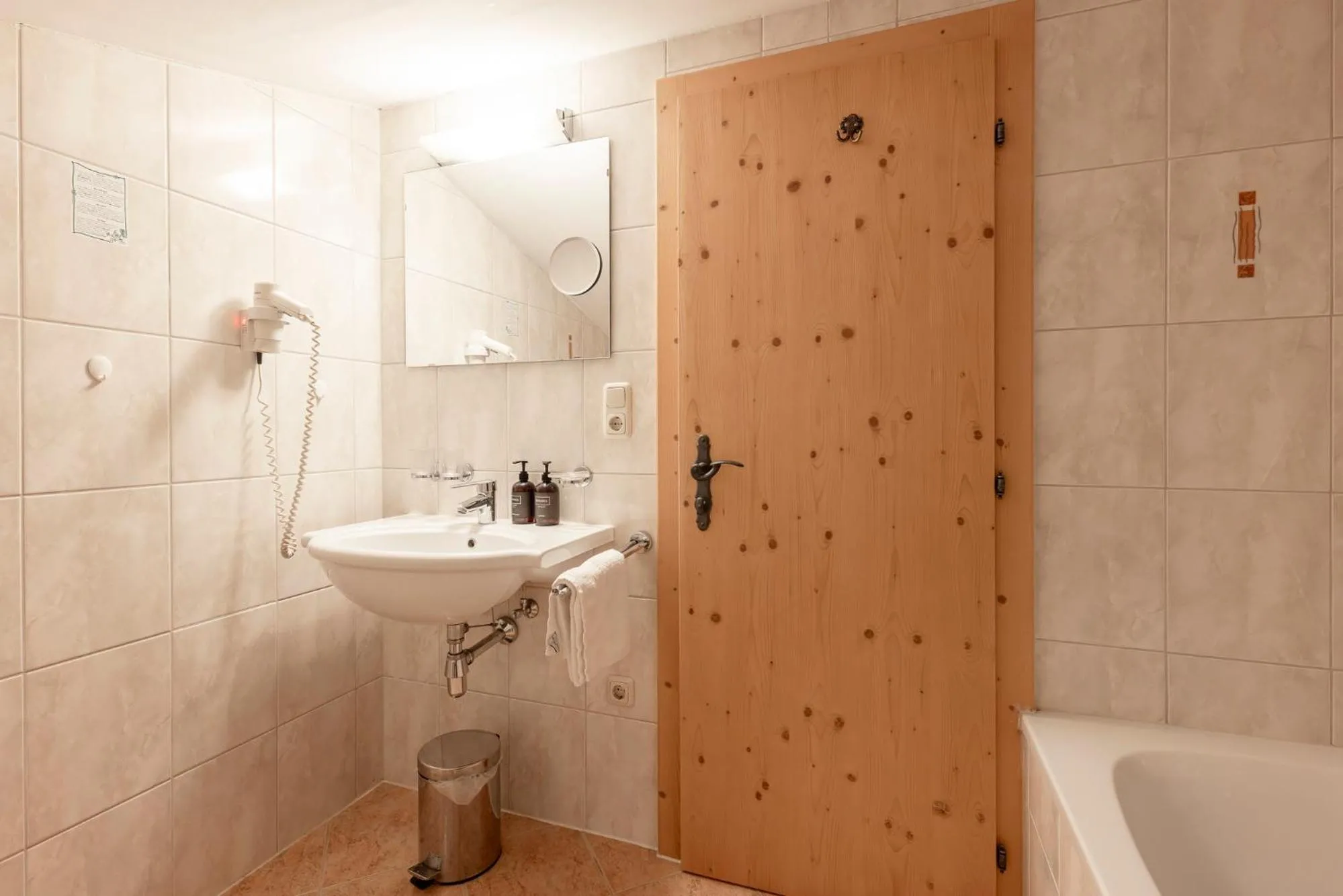 Shower in Alpenpension Pfurtscheller