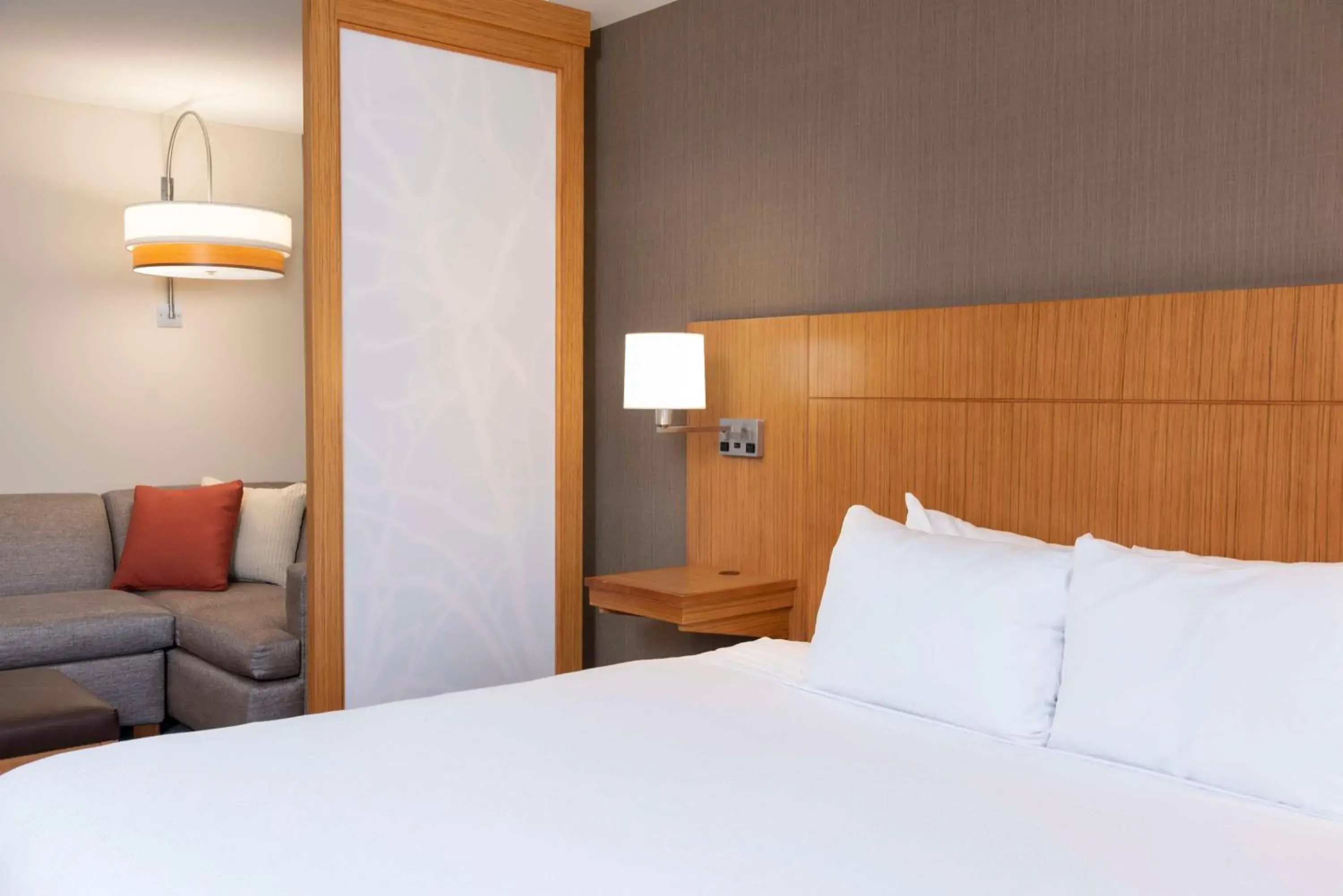 Bedroom, Bed in Hyatt Place Detroit/Royal Oak Bedroom, Bed in Hyatt Place Detroit/Royal Oak