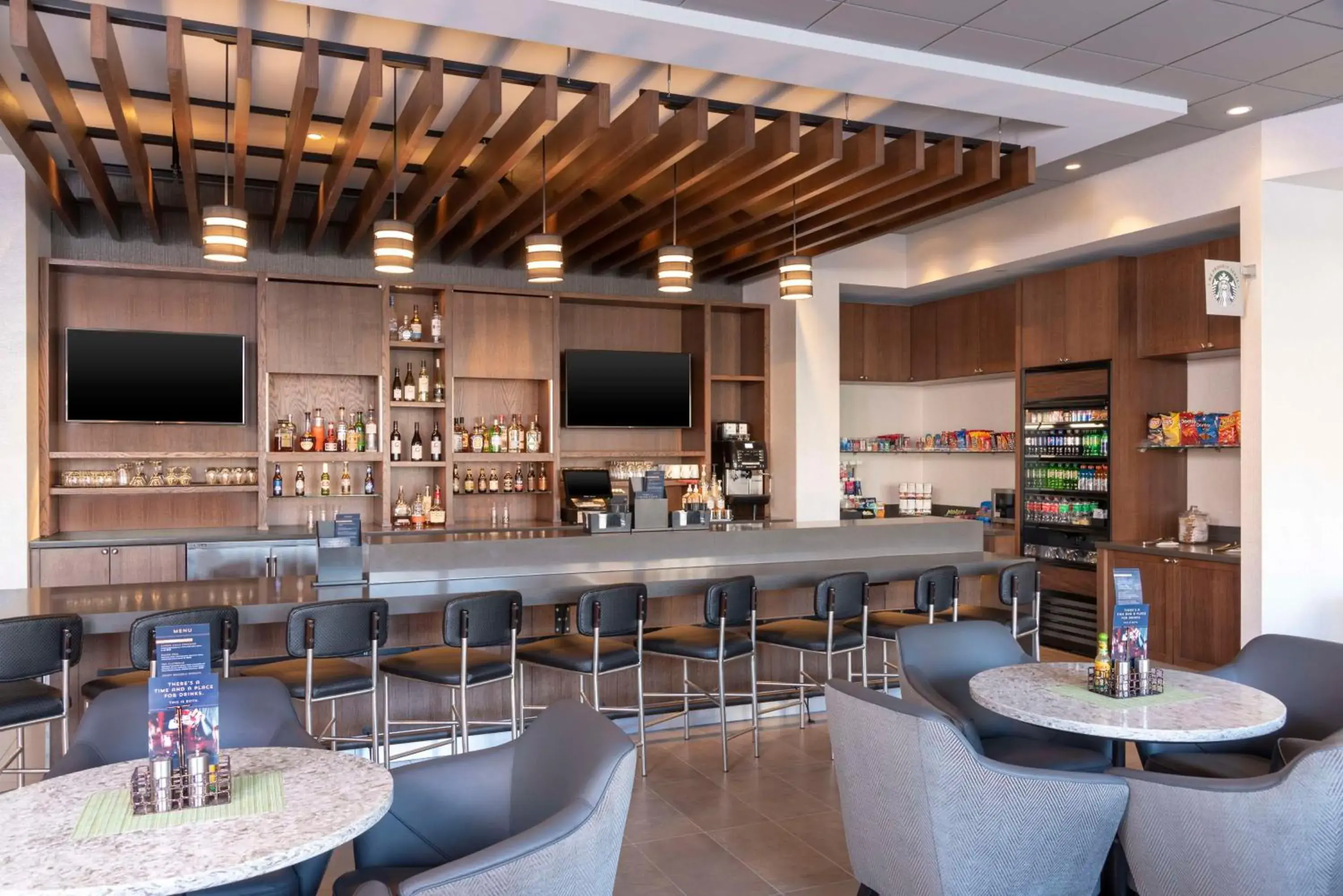 Lounge or bar in Hyatt Place Detroit/Royal Oak Lounge or bar in Hyatt Place Detroit/Royal Oak