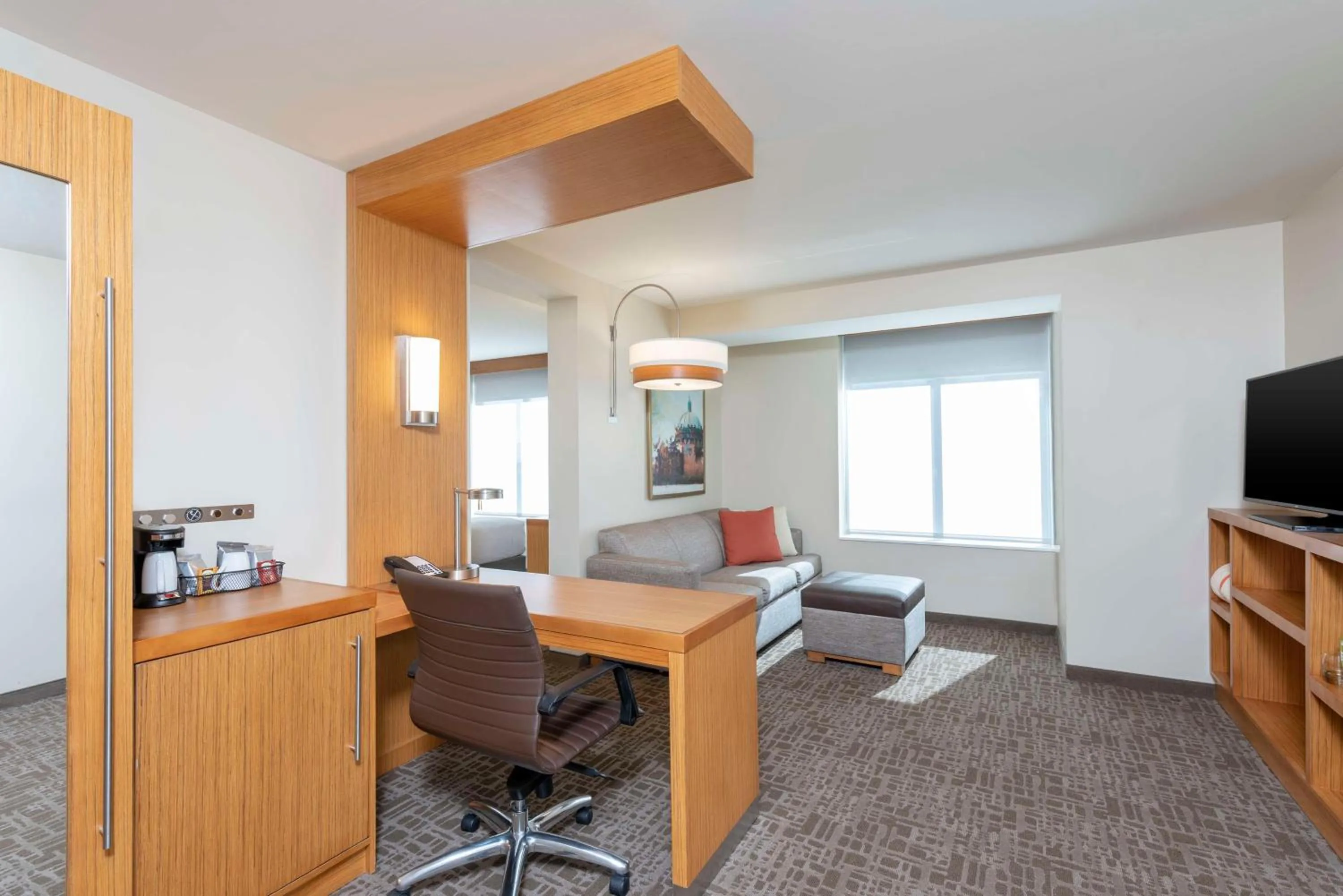 Bedroom in Hyatt Place Detroit/Royal Oak