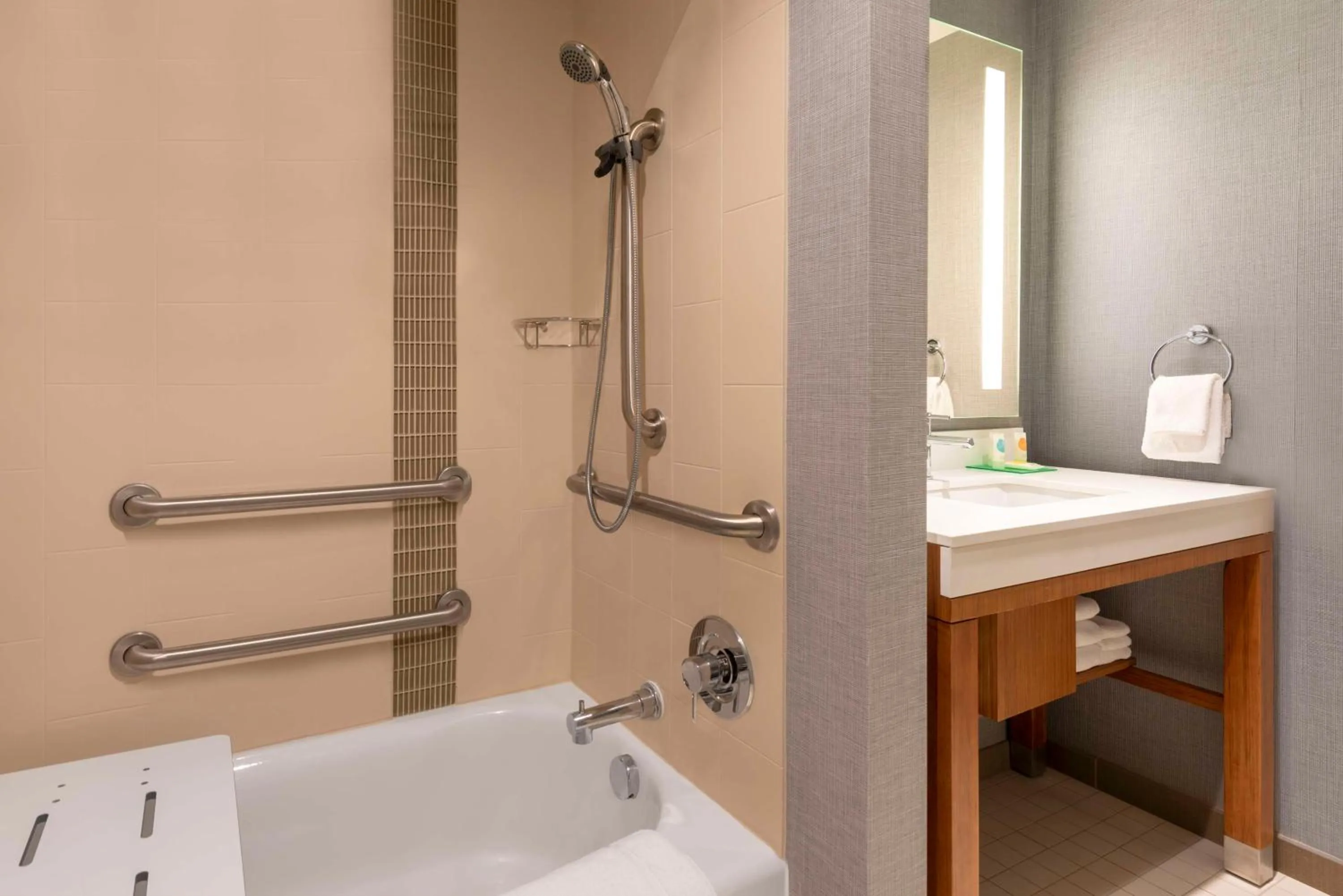 Bathroom in Hyatt Place Detroit/Royal Oak
