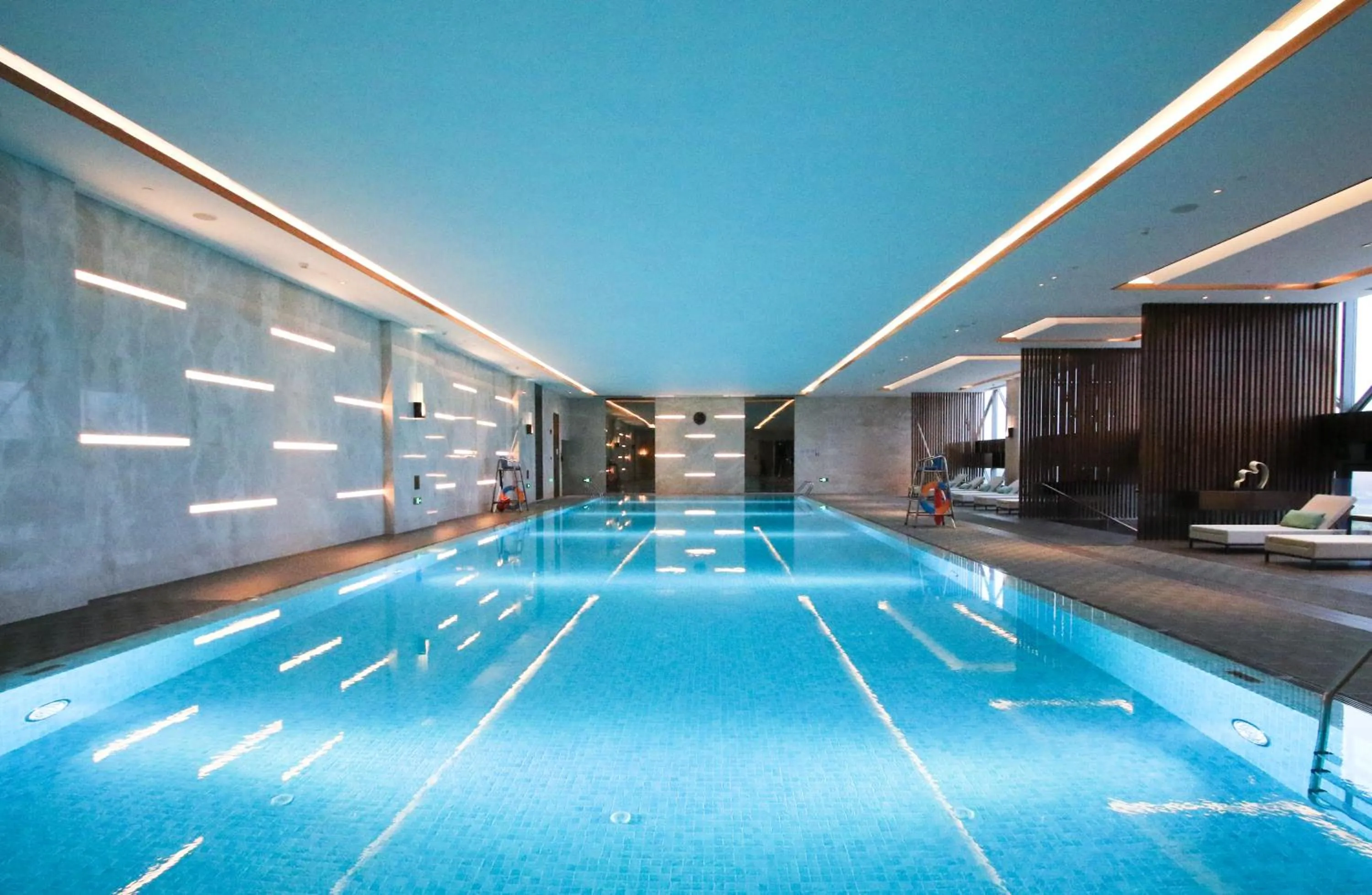 Swimming pool in Hyatt Regency Shanghai Jiading