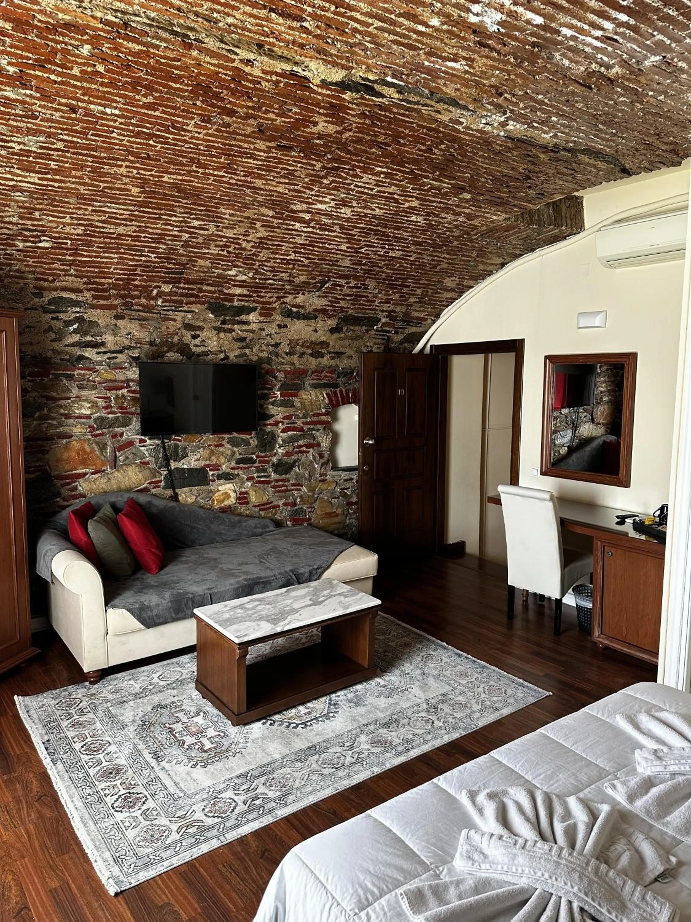 Bed in Hotel Aktaion Syros