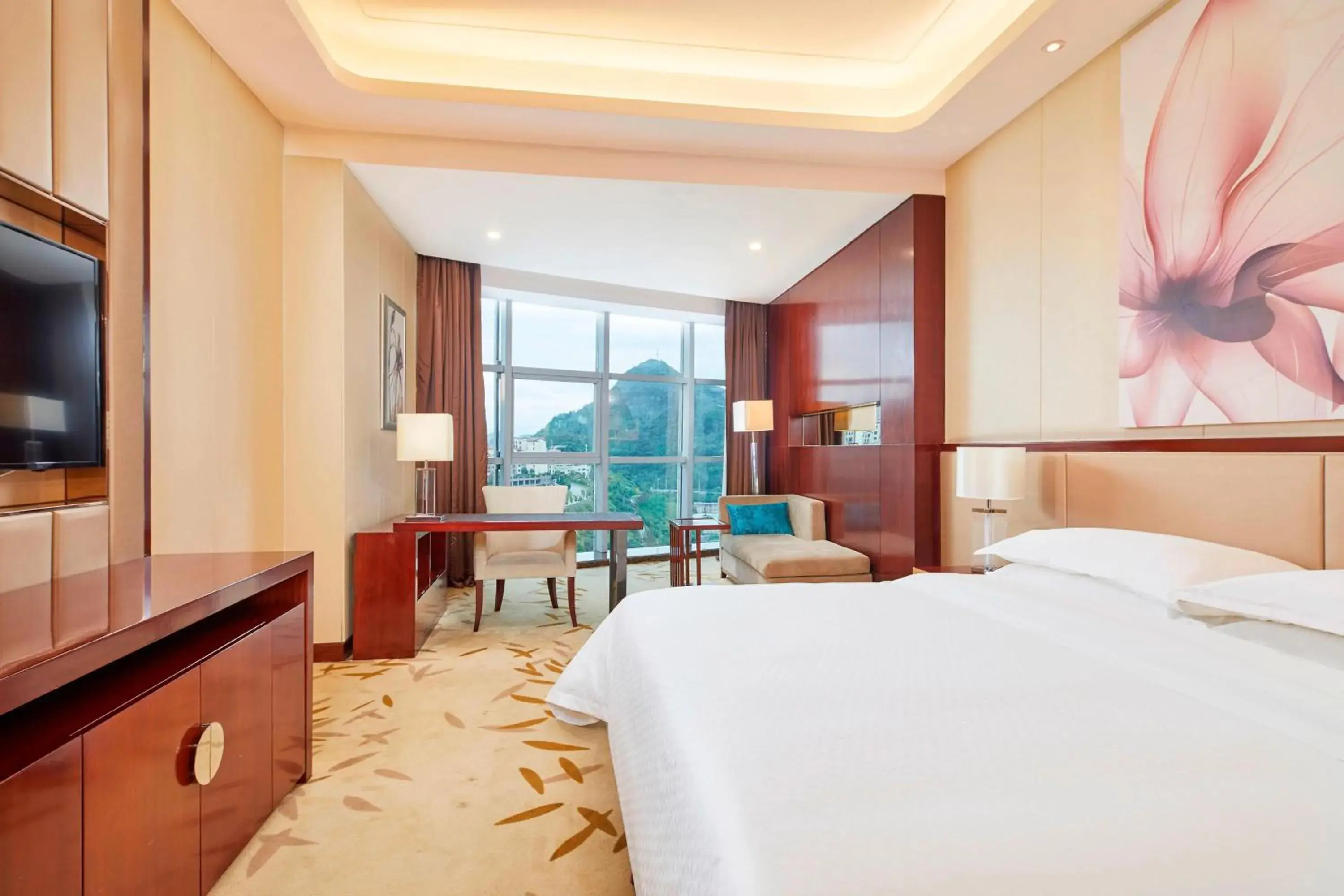 Deluxe King, Larger Guest room, 1 King, Mountain view in Four Points by Sheraton Liupanshui Deluxe King, Larger Guest room, 1 King, Mountain view in Four Points by Sheraton Liupanshui