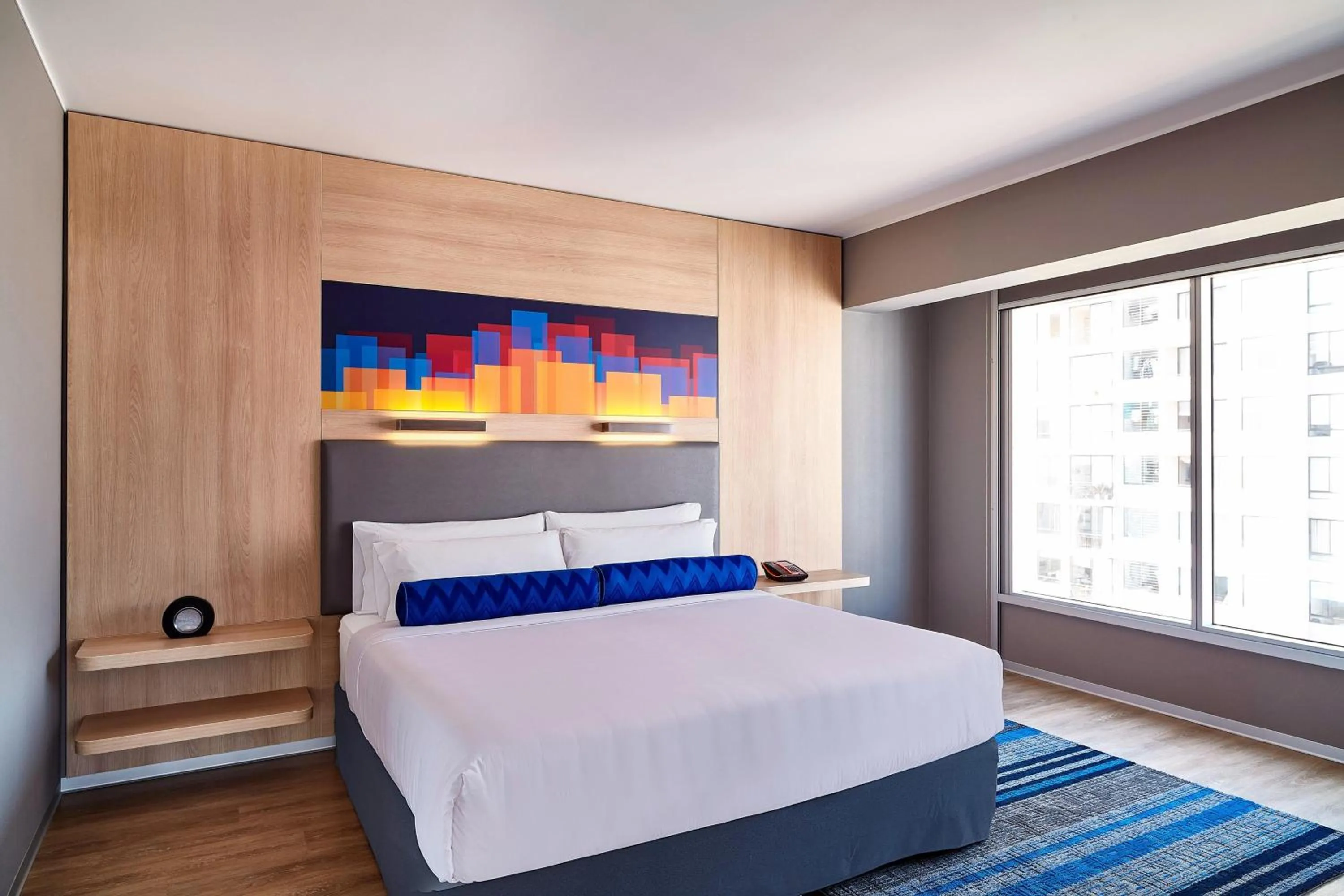 Photo of the whole room, Bed in Aloft Lima Miraflores