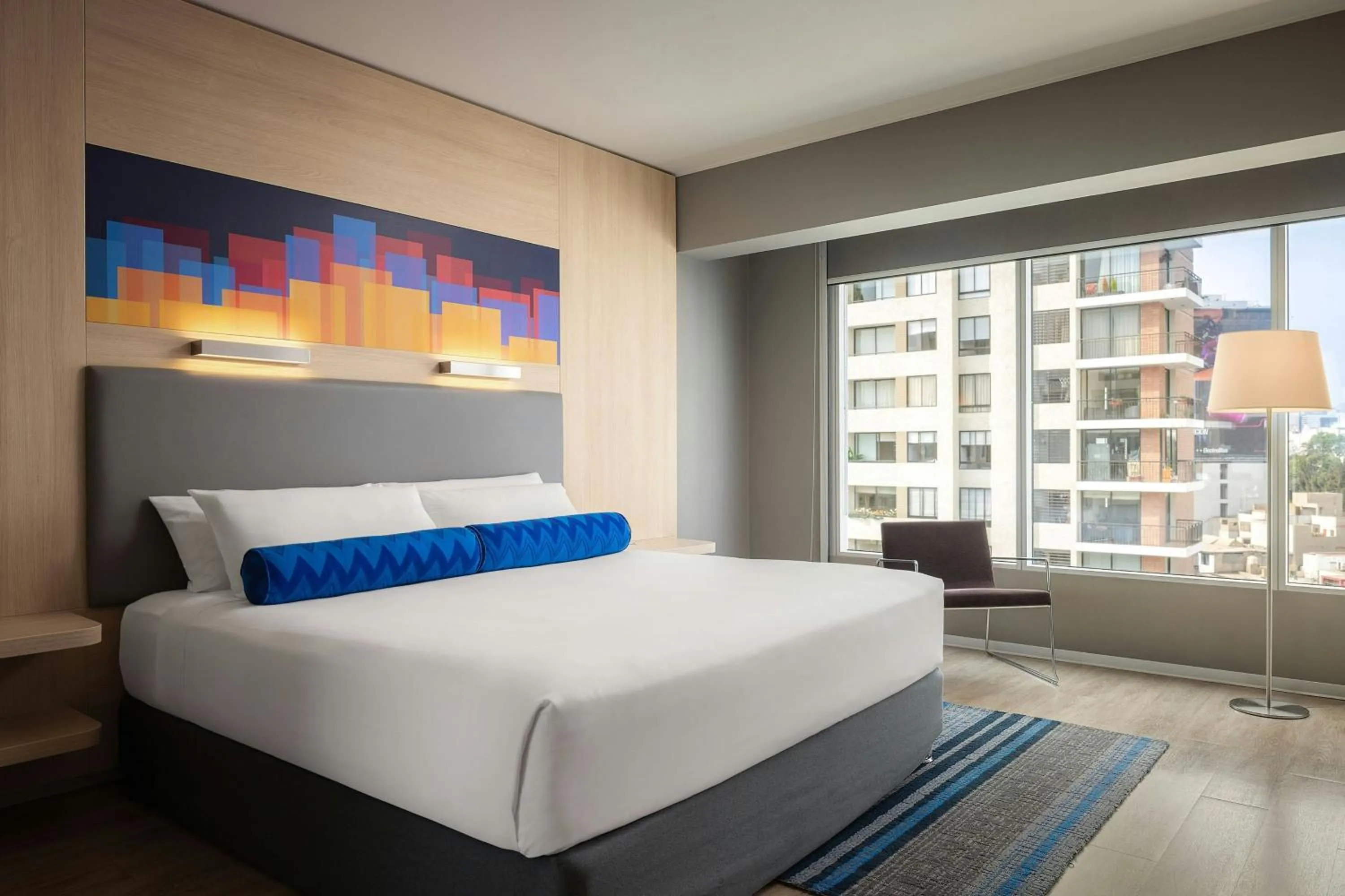 Photo of the whole room, Bed in Aloft Lima Miraflores