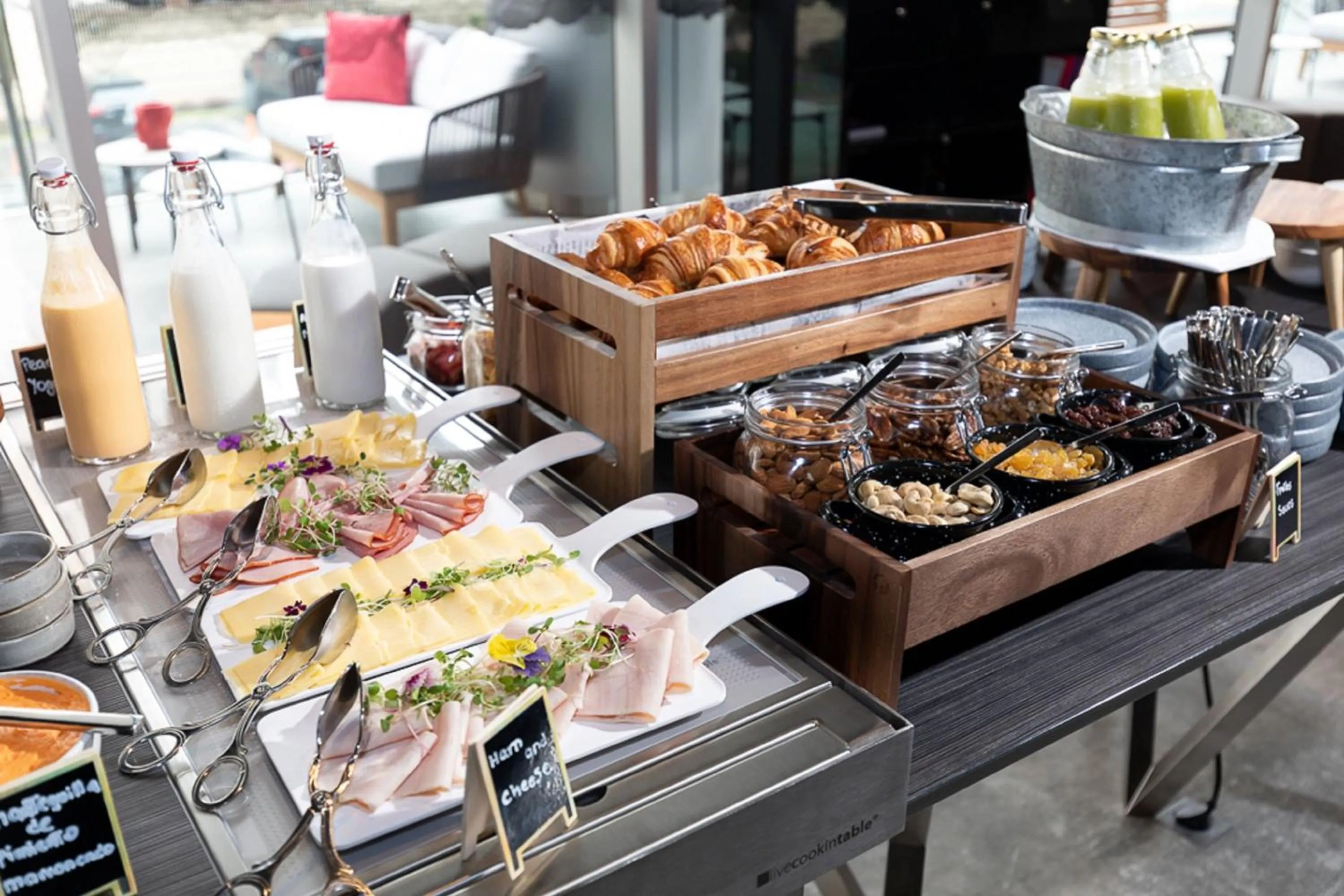 Breakfast in Aloft Lima Miraflores