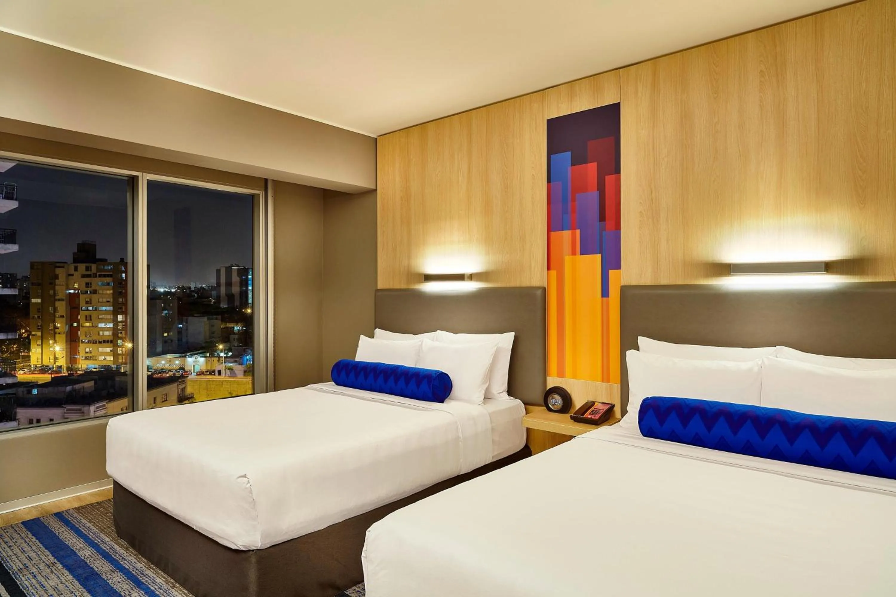 Photo of the whole room, Bed in Aloft Lima Miraflores