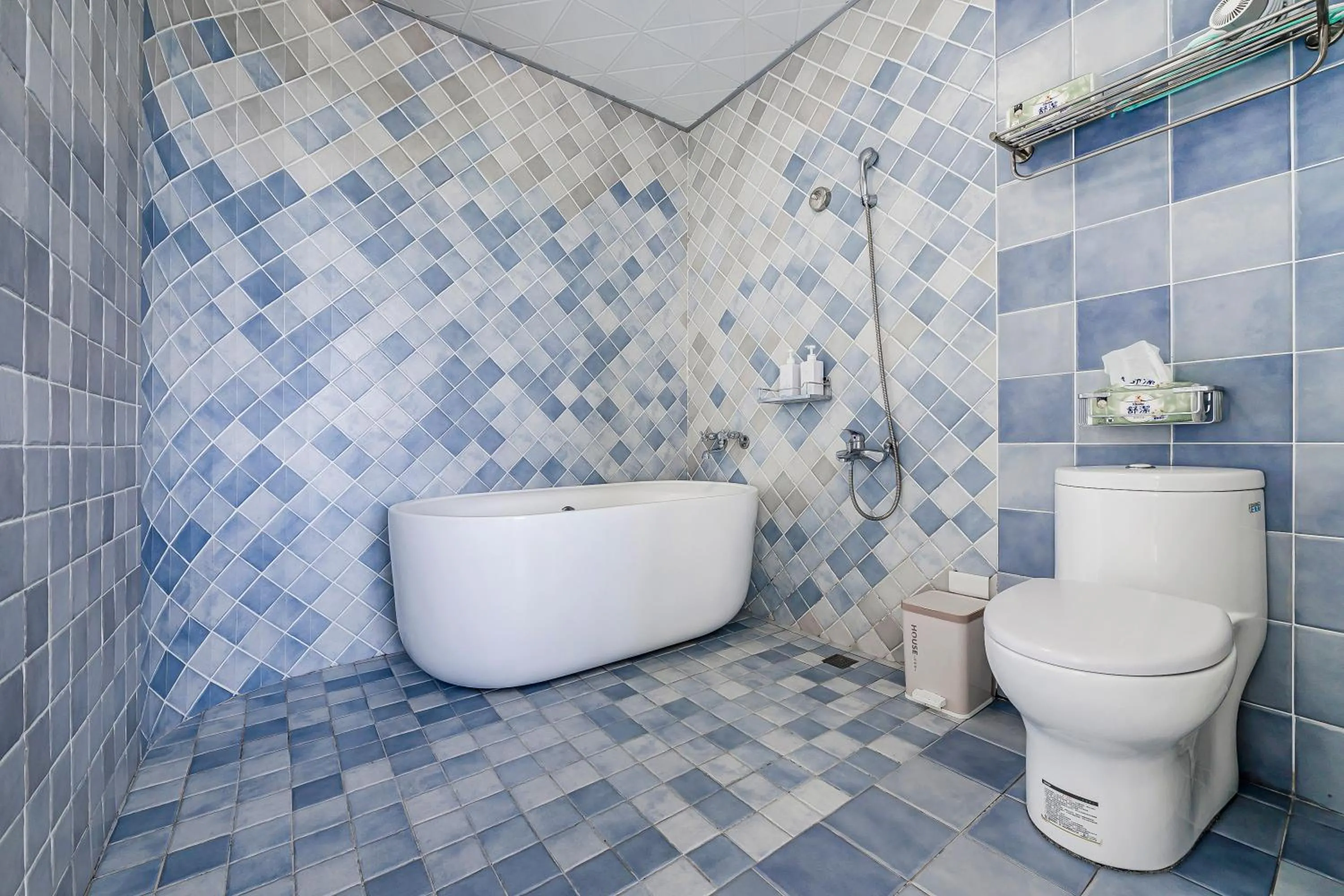 Bathroom in Cat at Greece