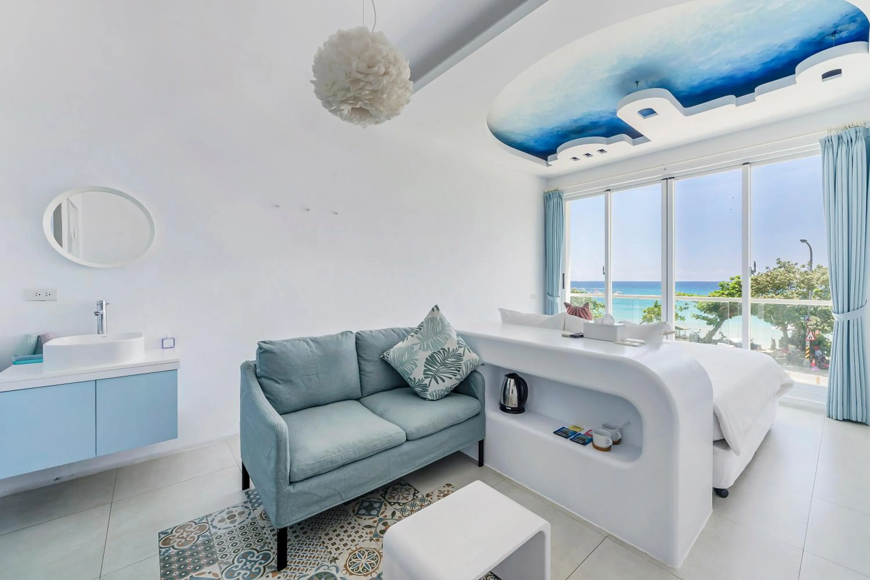 Photo of the whole room, Bed in Cat at Greece