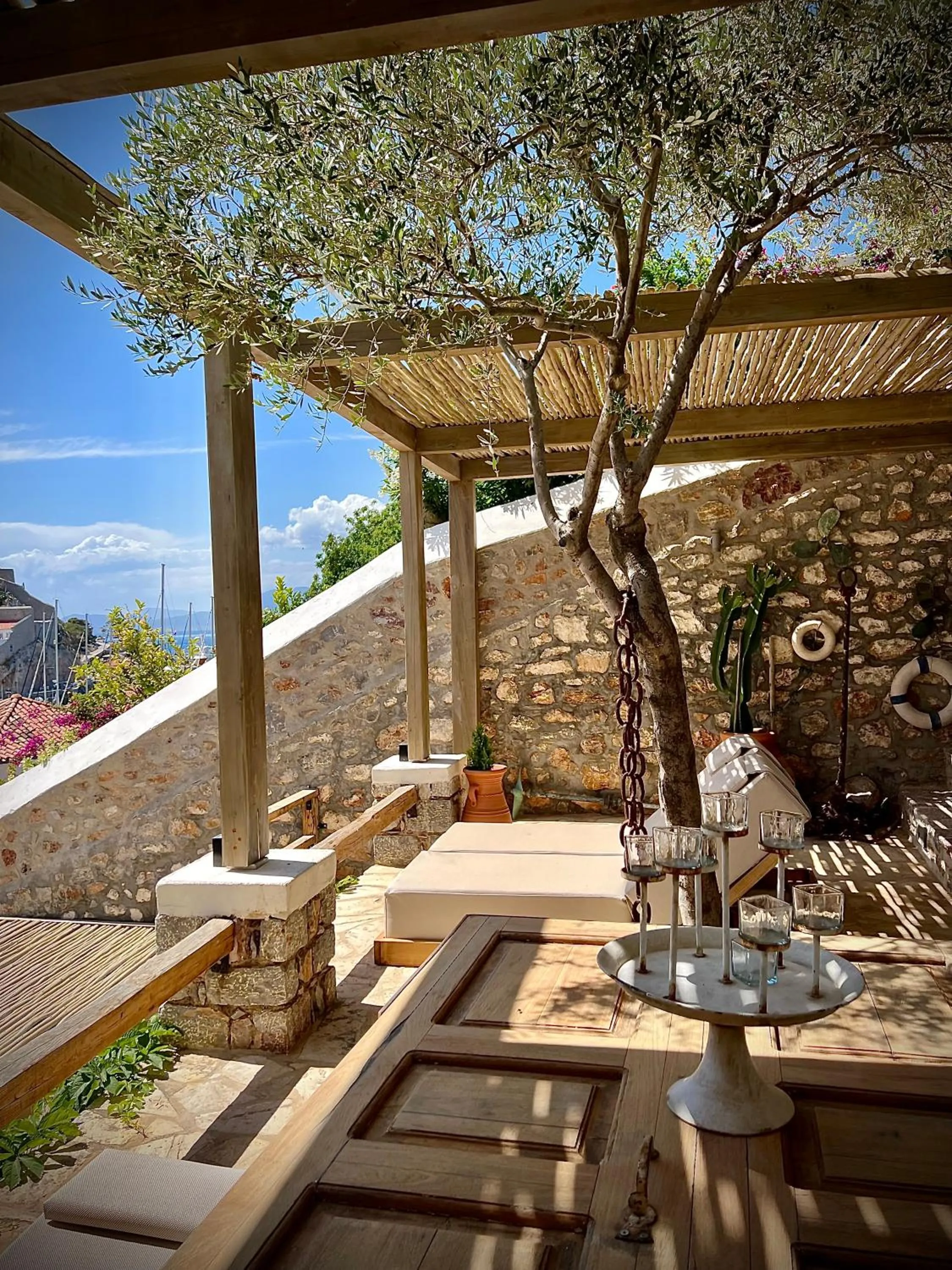Patio in PortaDelMare deluxe suites
