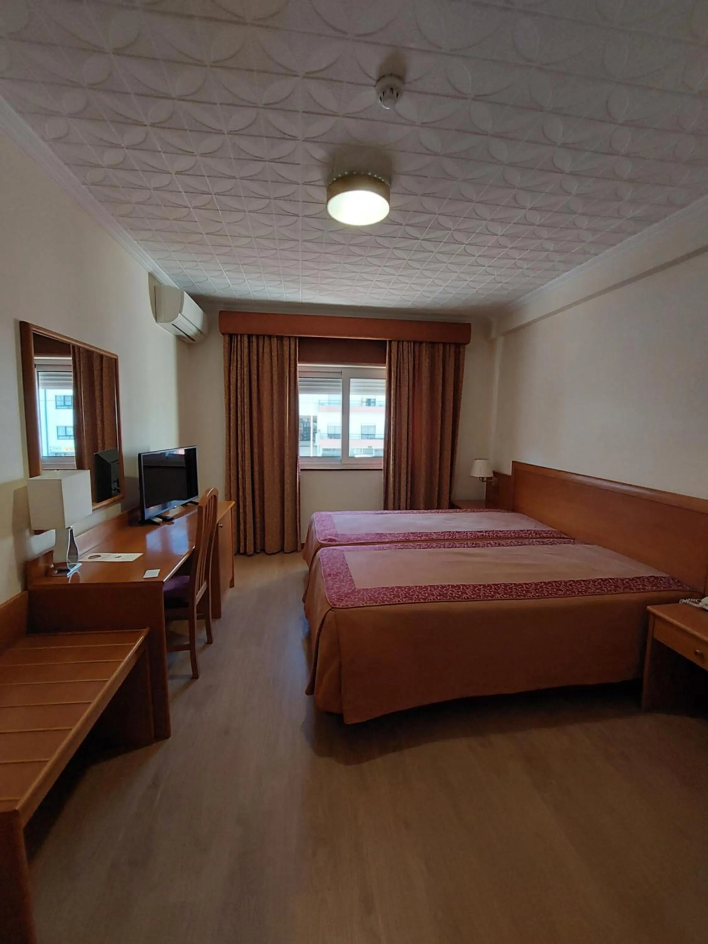 Photo of the whole room, Bed in Hotel Aguiar da Pena