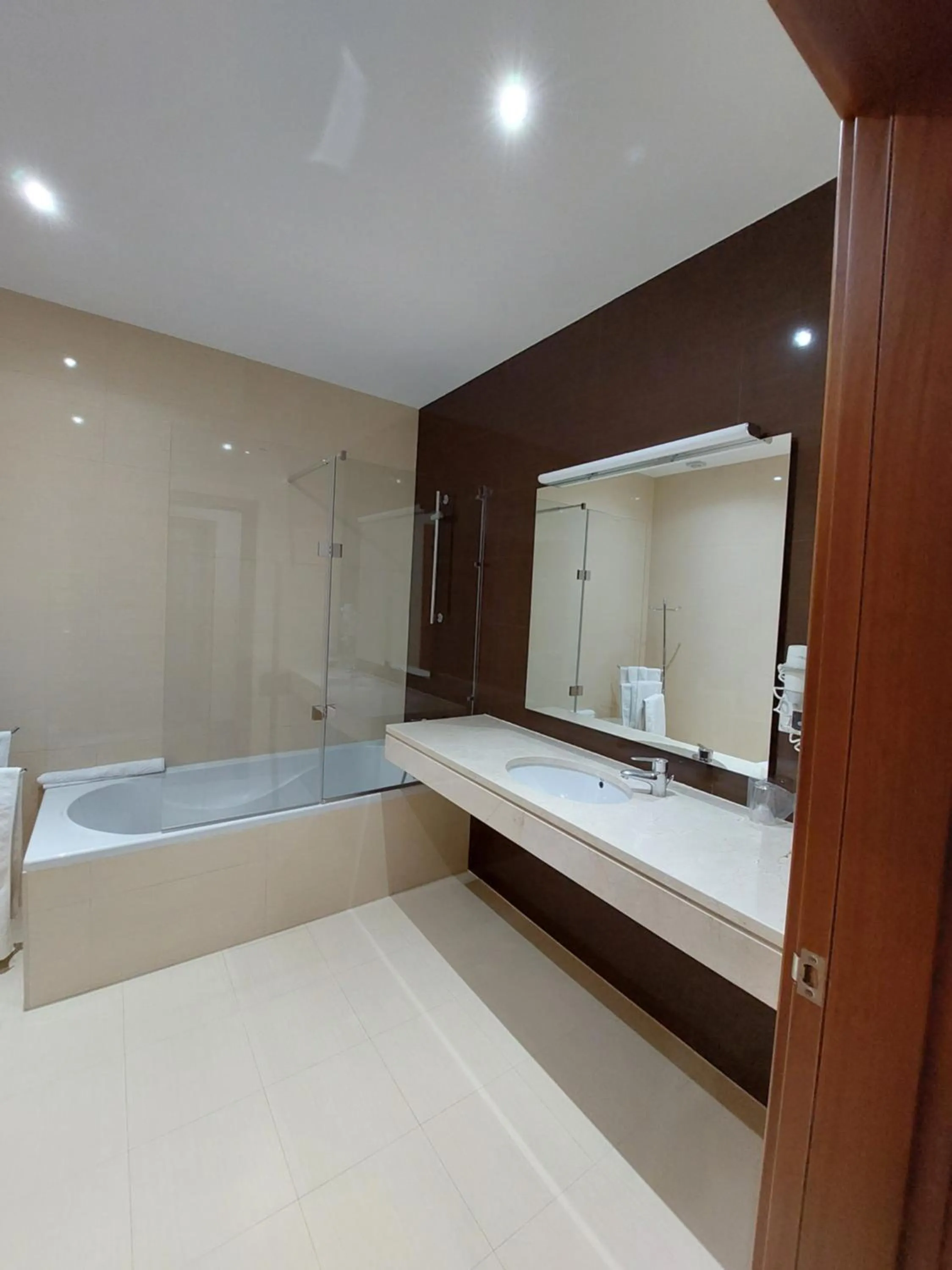 Bathroom, Bed in Hotel Aguiar da Pena