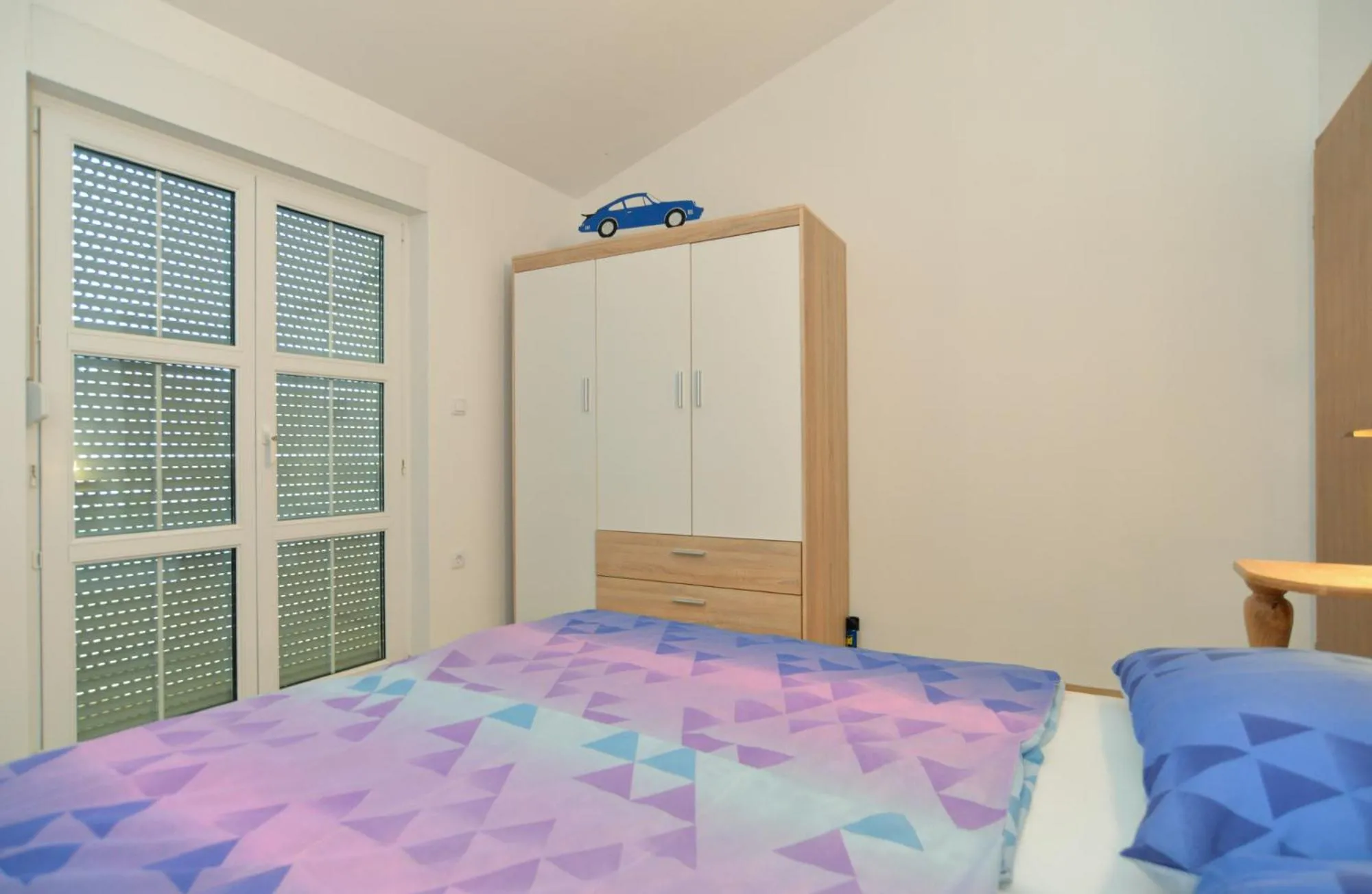 Bed in Apartments Zivan 1739