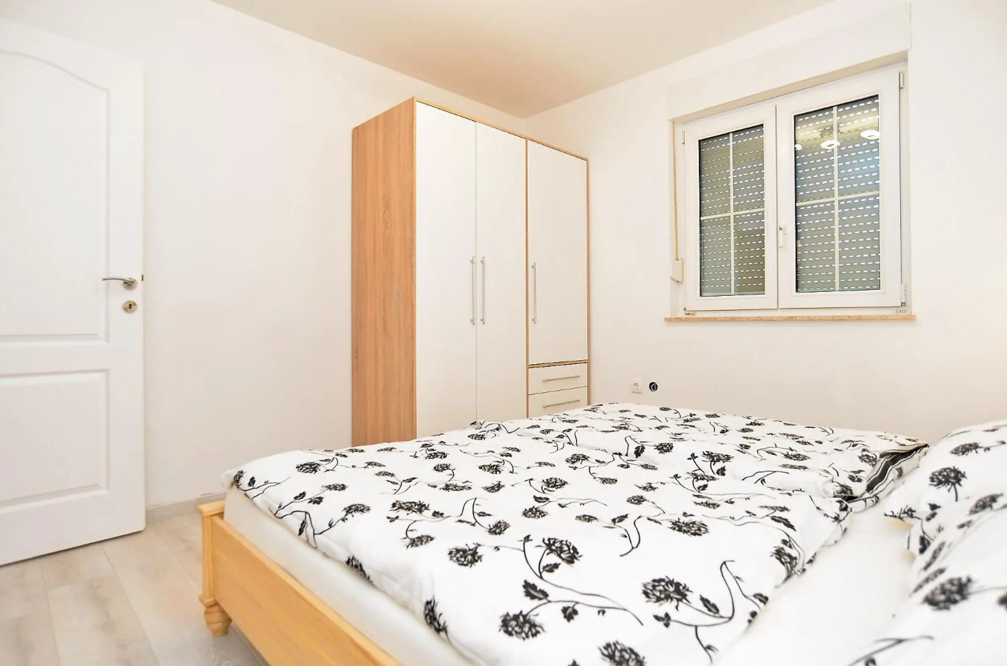 Bed in Apartments Zivan 1739