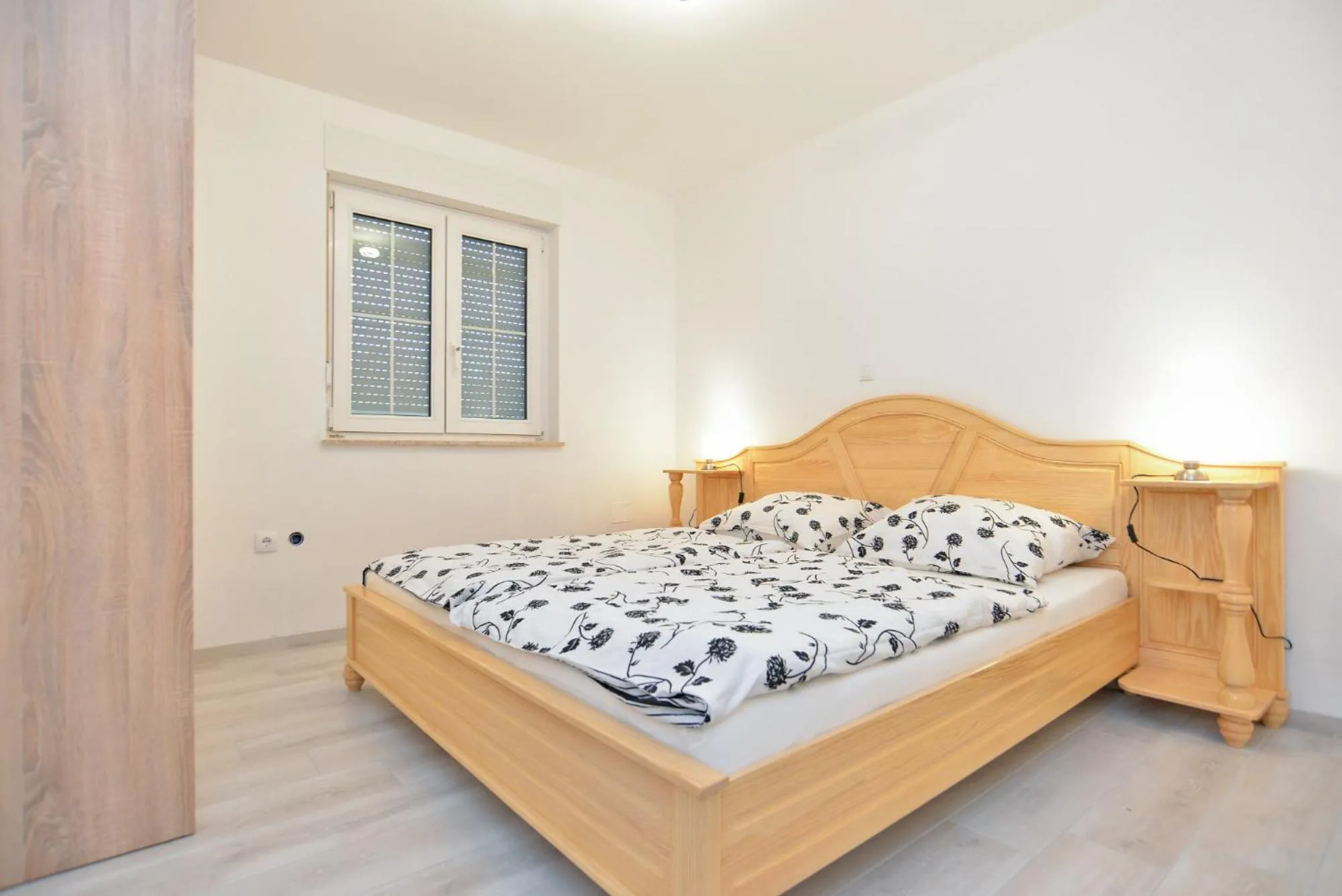 Bed in Apartments Zivan 1739