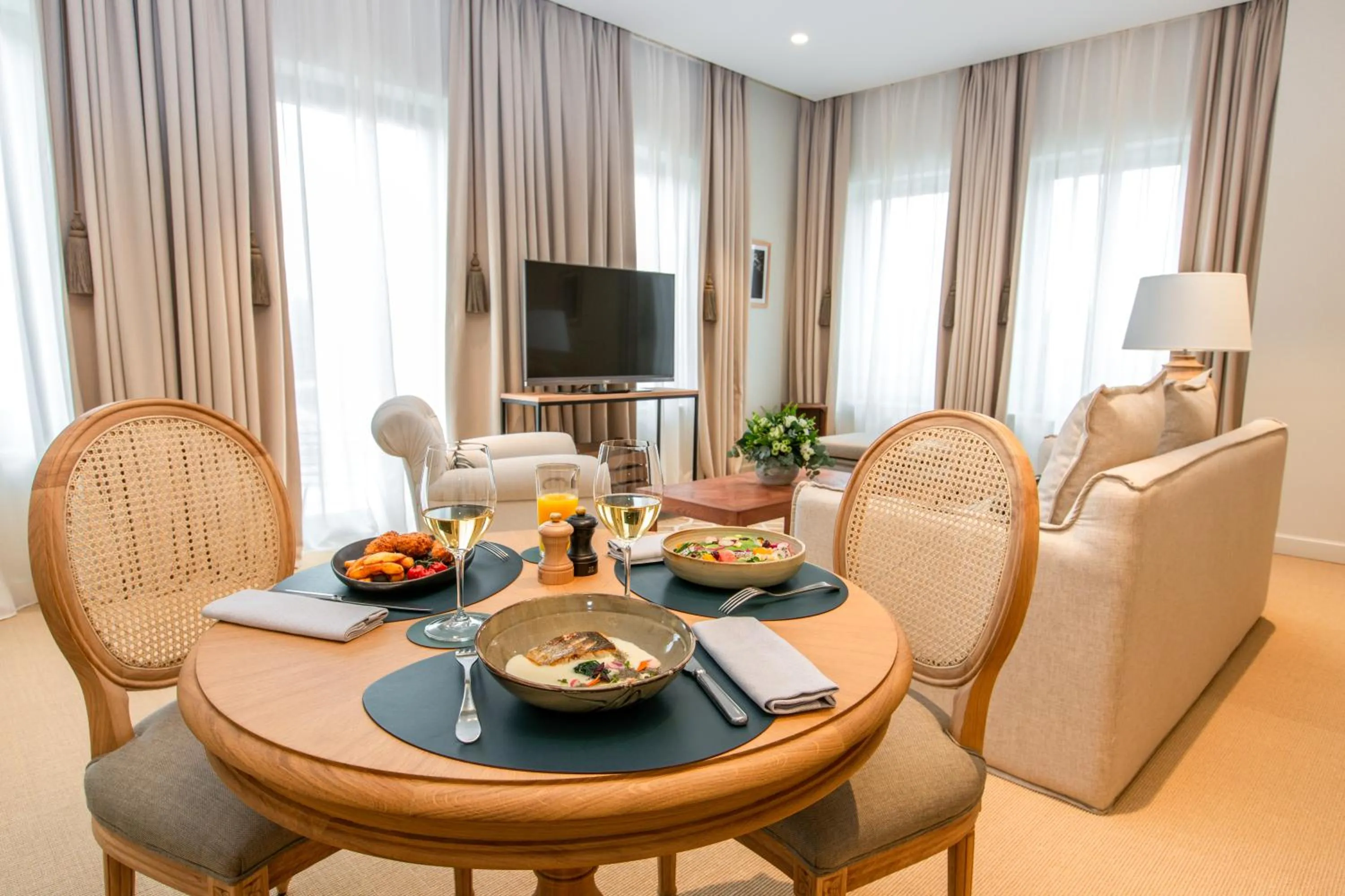 Living room in Hôtel Chais Monnet & Spa