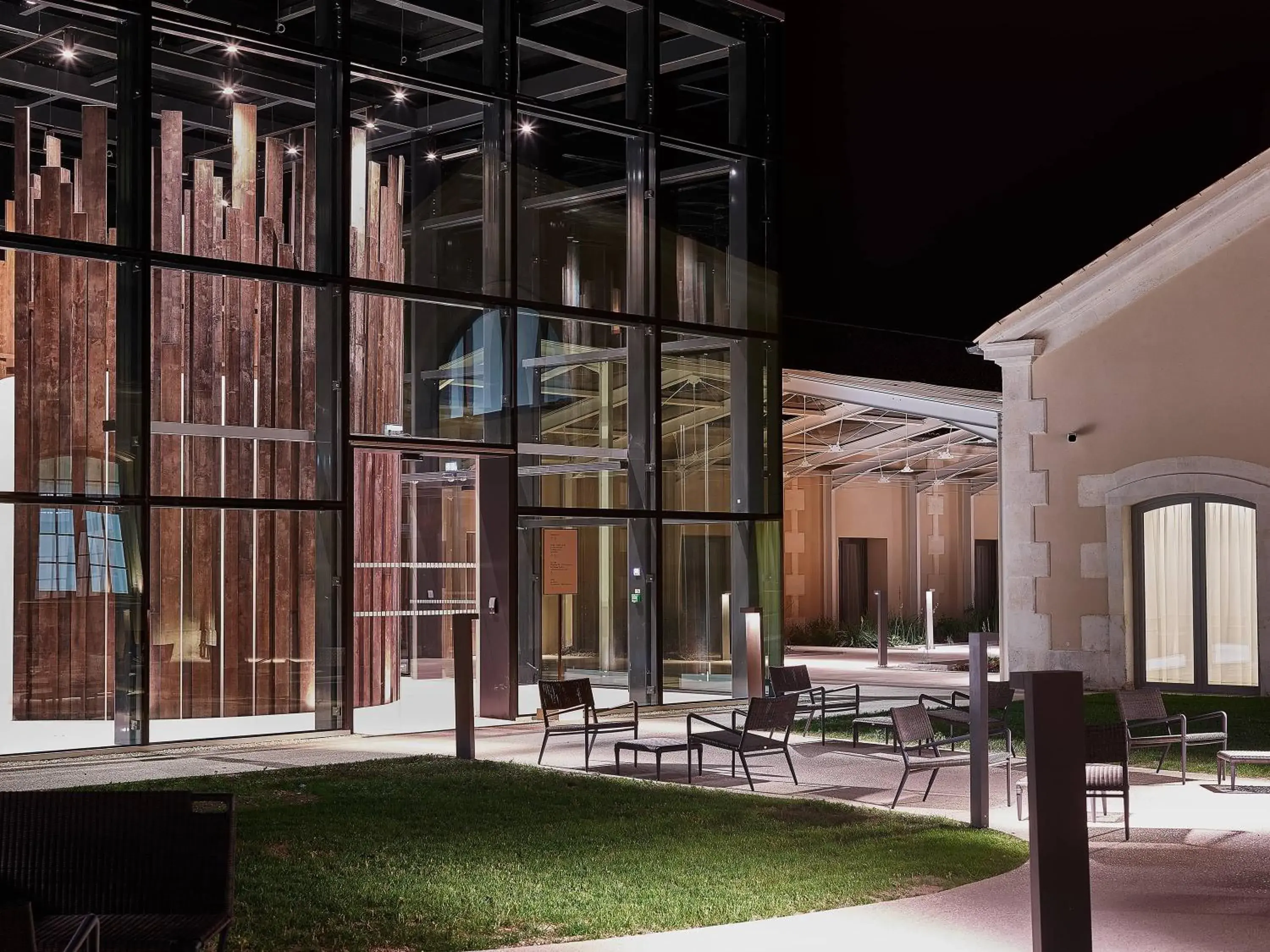 Property building in Hôtel Chais Monnet & Spa Property building in Hôtel Chais Monnet & Spa