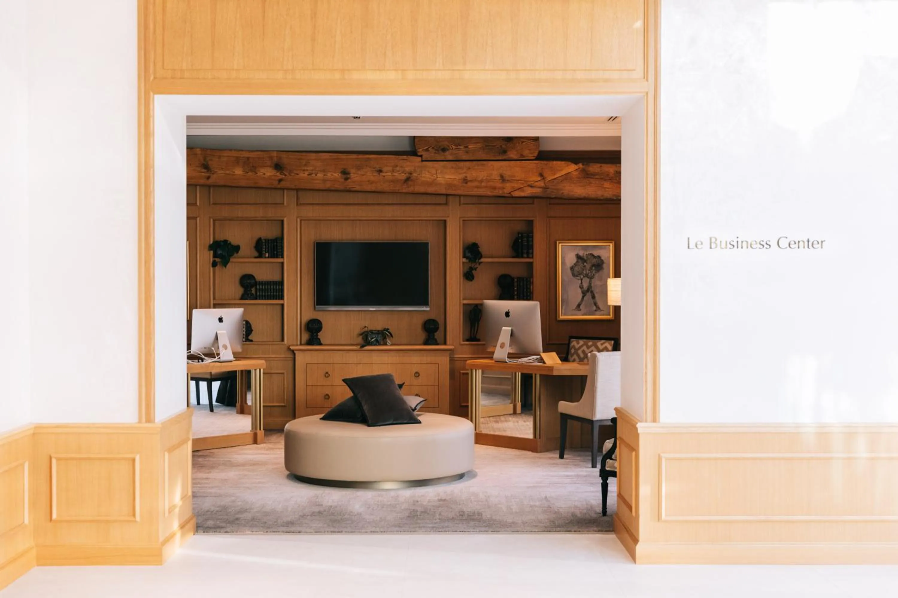 Lobby or reception in Hôtel Chais Monnet & Spa