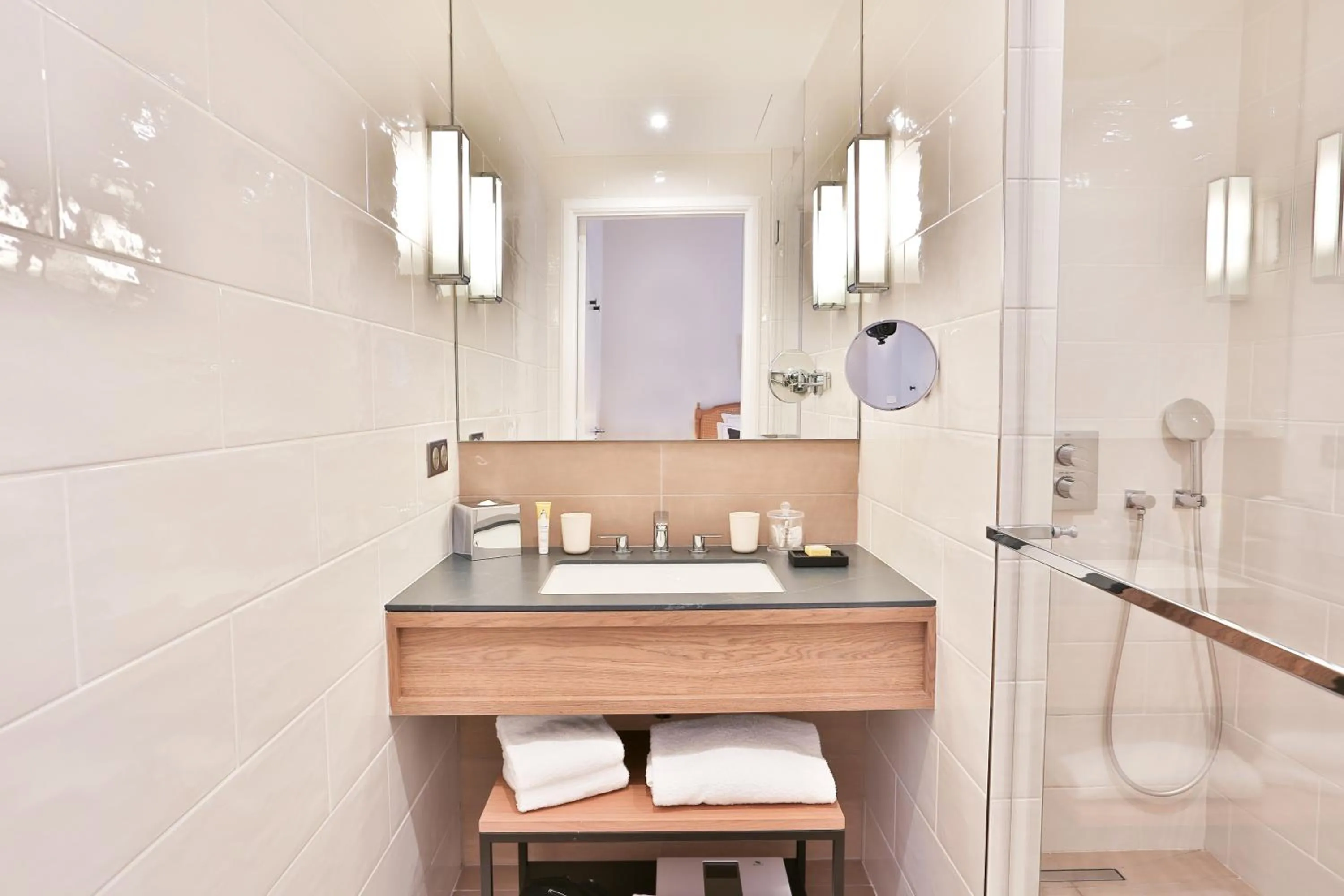 Bathroom in Hôtel Chais Monnet & Spa