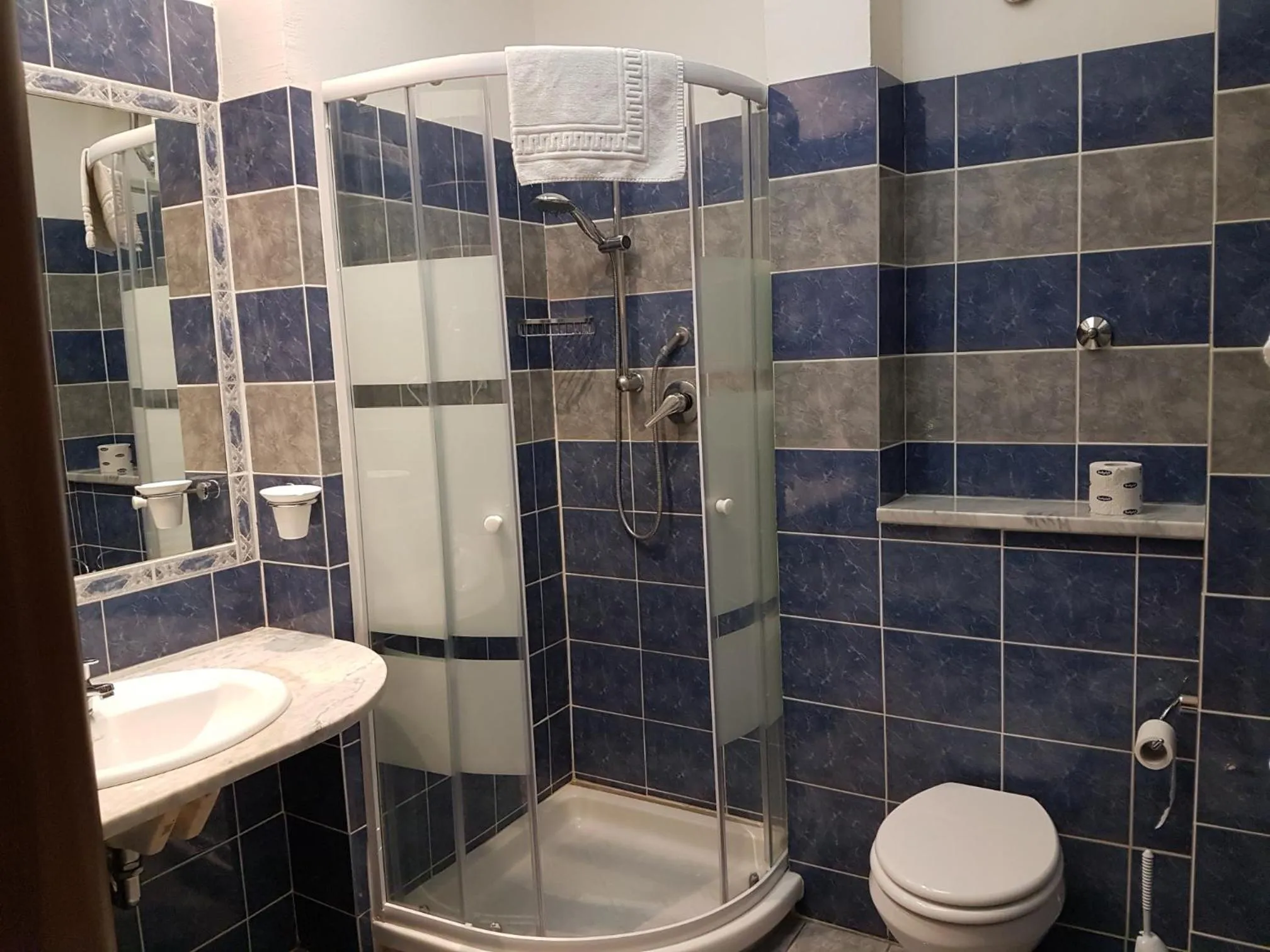 Bathroom in Hotel Europa Parking