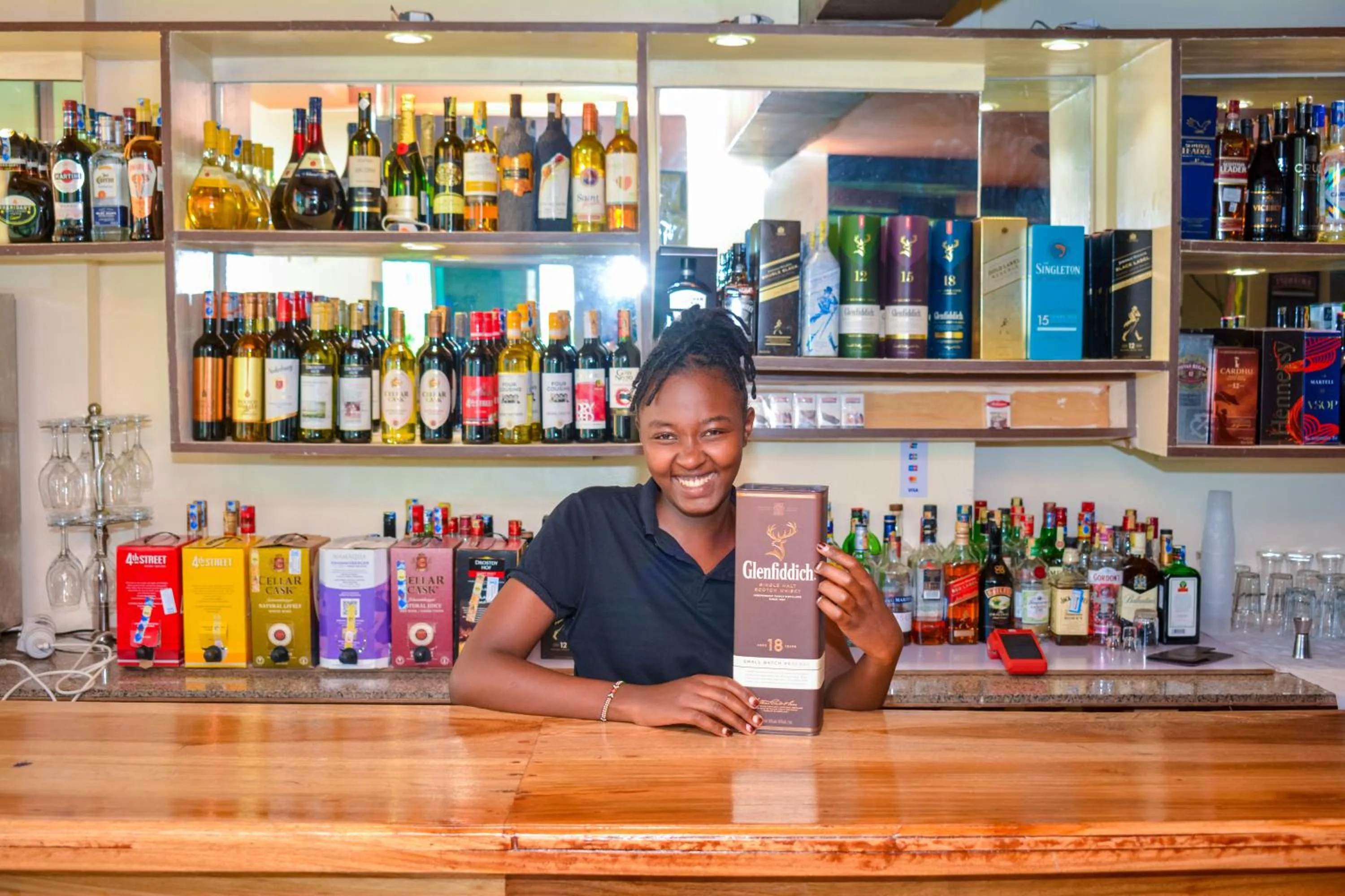 Food and drinks in Omega Gardens Hotel