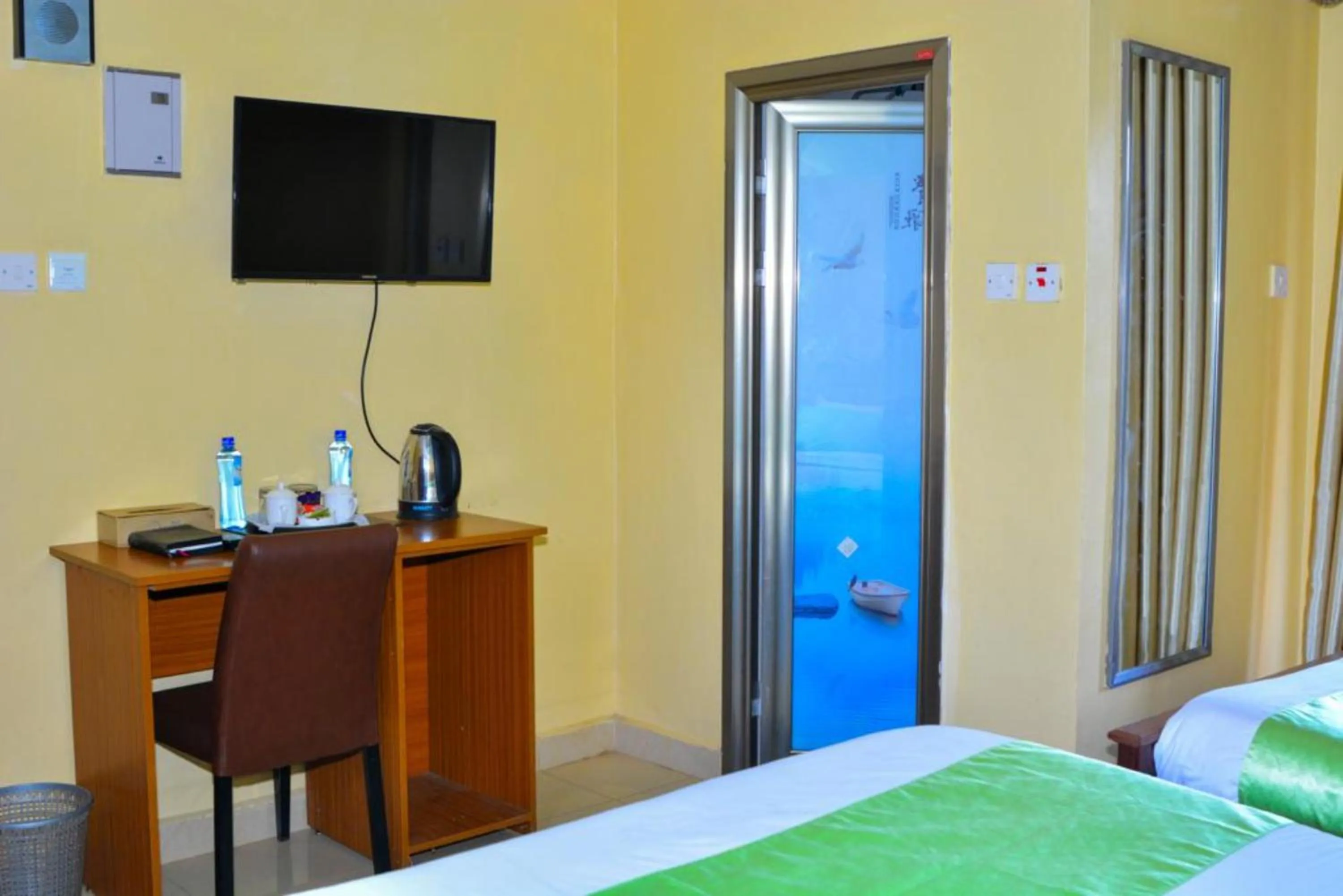 Photo of the whole room in Omega Gardens Hotel