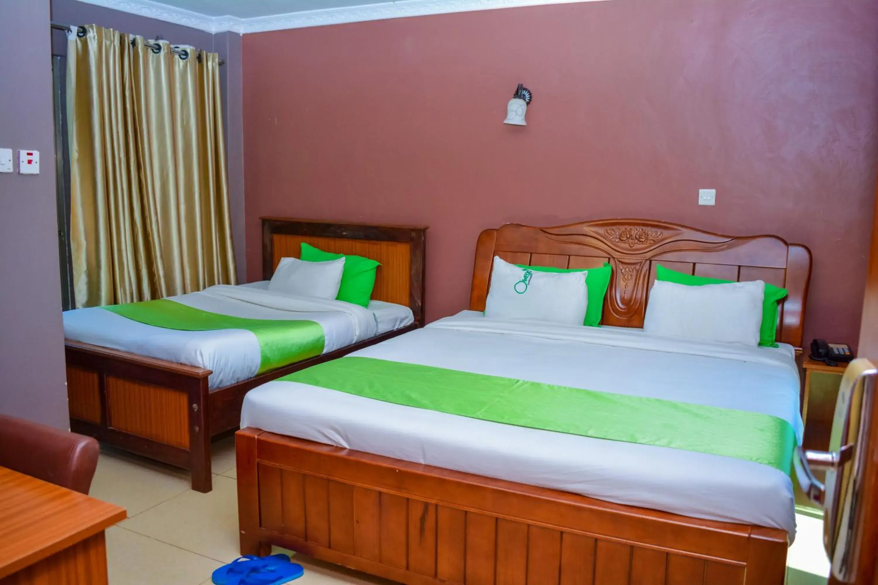 Twin Room in Omega Gardens Hotel Twin Room in Omega Gardens Hotel