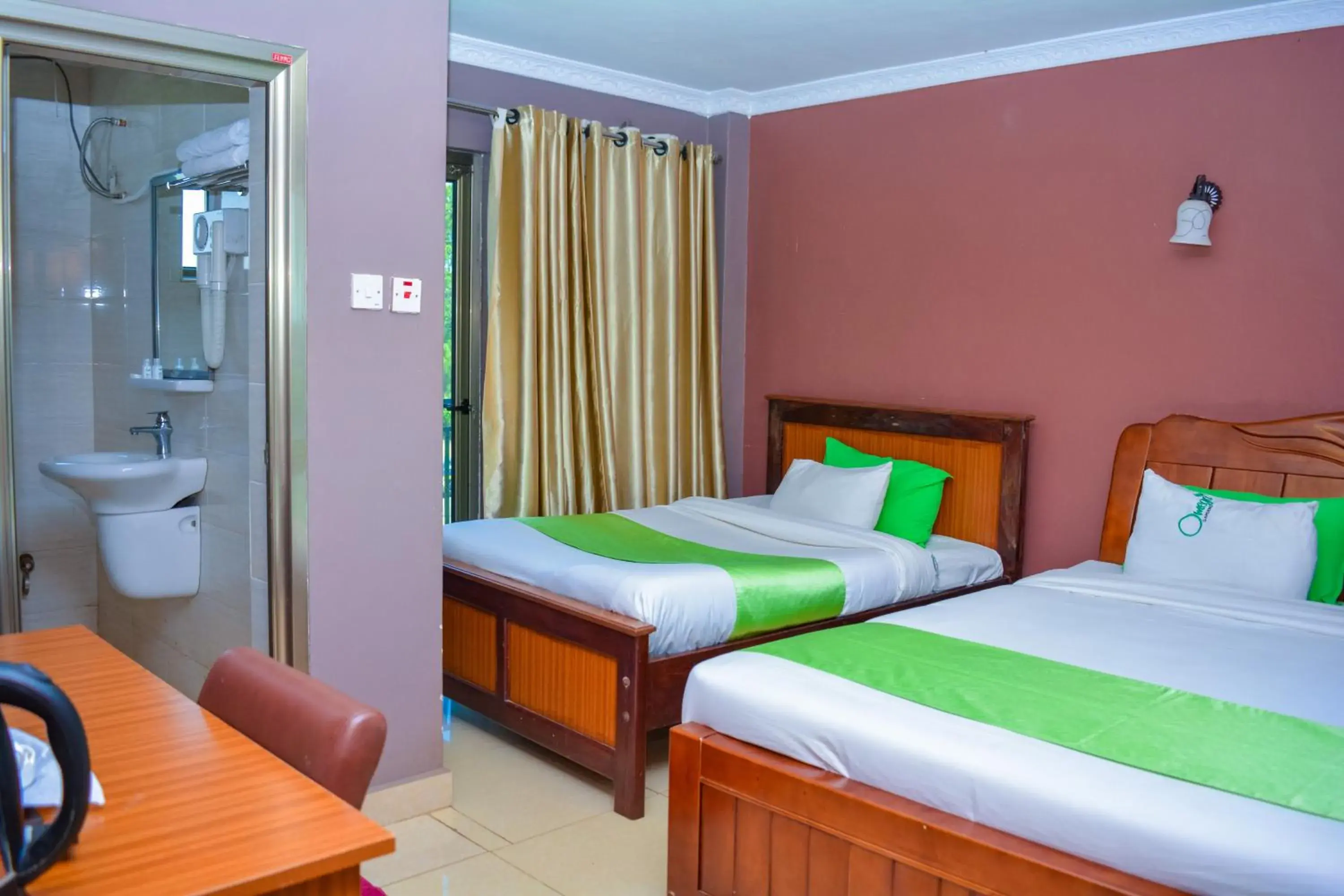 Twin Room in Omega Gardens Hotel Twin Room in Omega Gardens Hotel