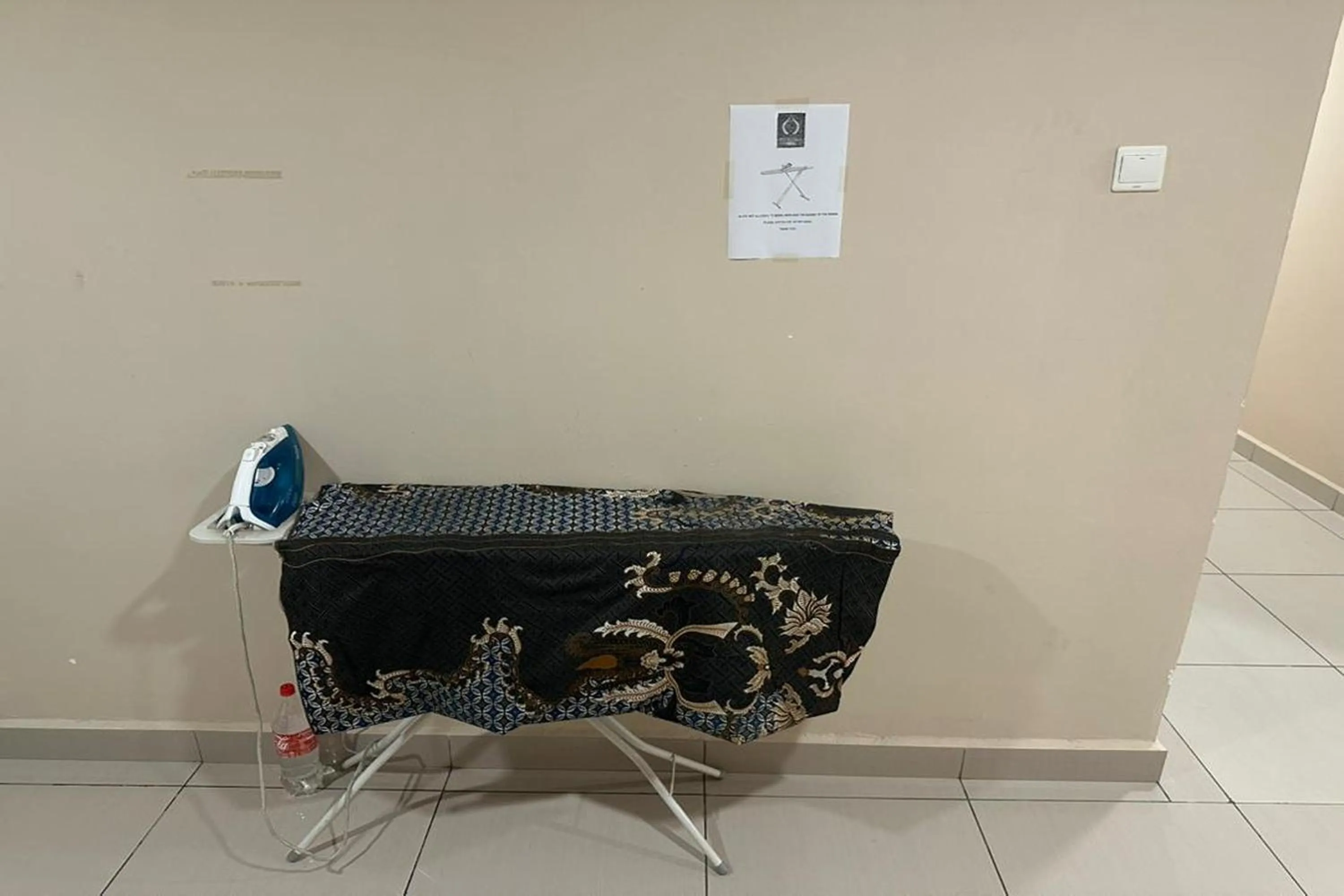 flat iron in Poorna Hotel