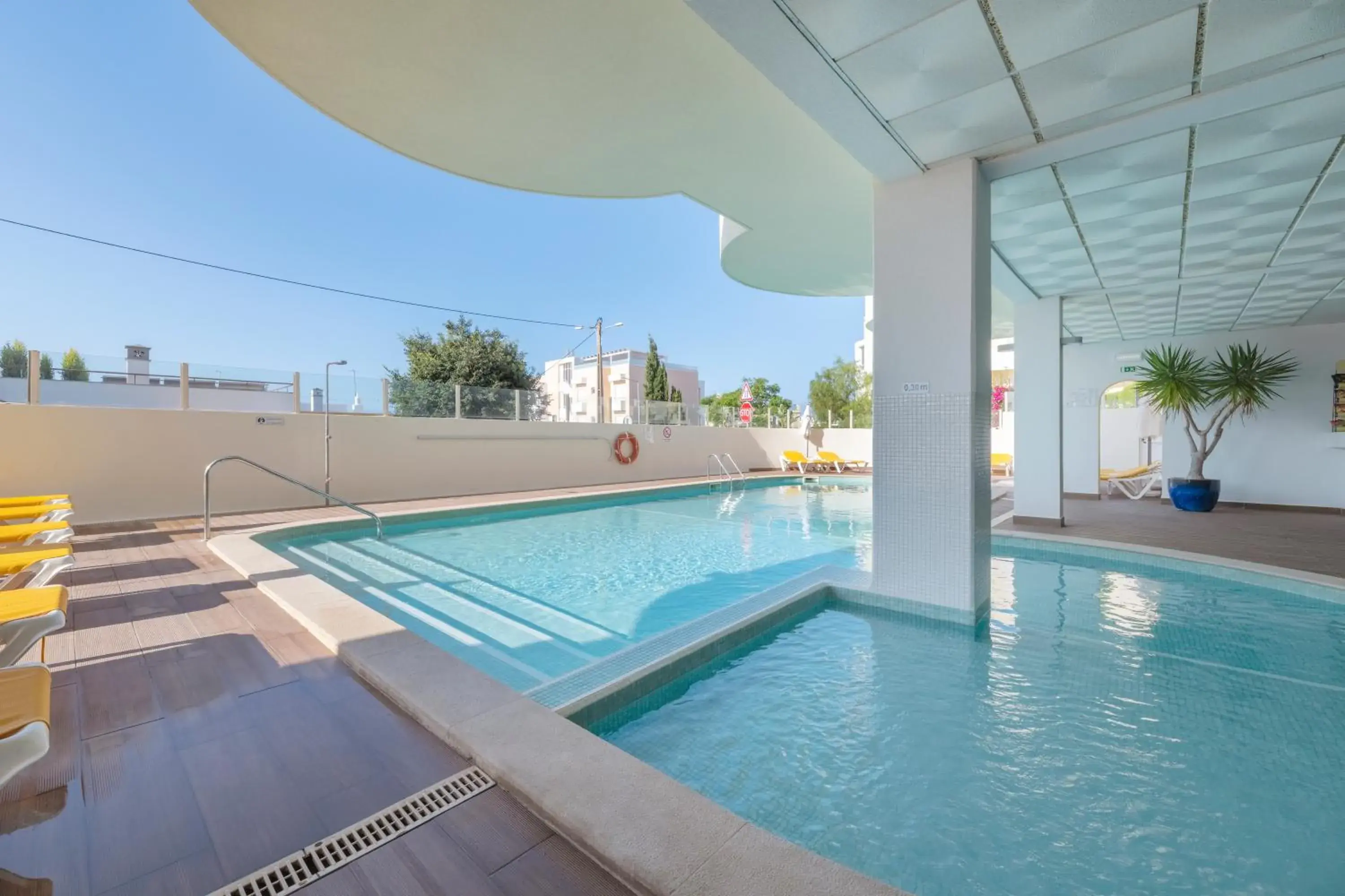 Swimming pool in AlvorMar Apartamentos Turisticos Swimming pool in AlvorMar Apartamentos Turisticos