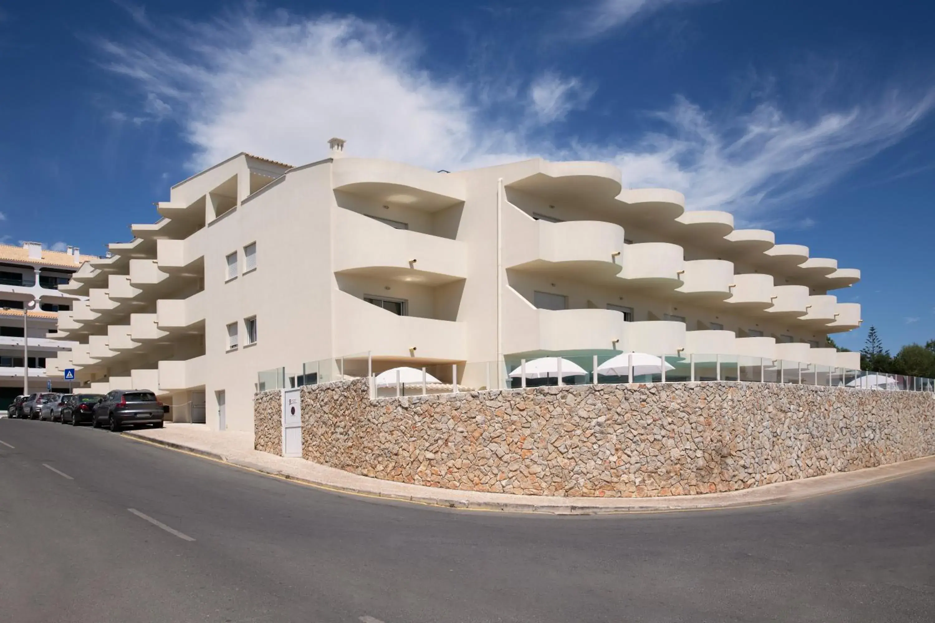 Property building in AlvorMar Apartamentos Turisticos Property building in AlvorMar Apartamentos Turisticos