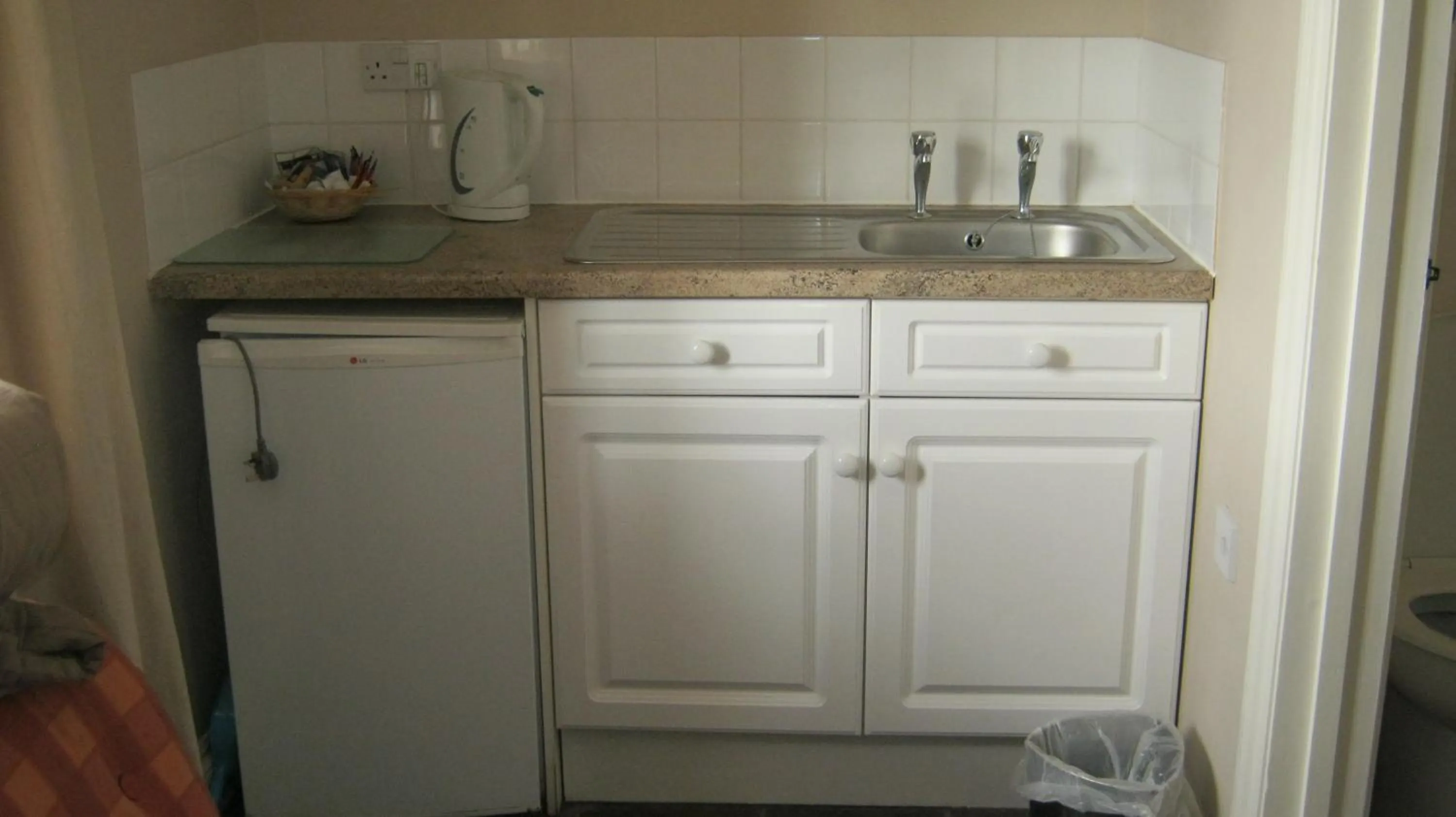 Kitchen or kitchenette in Turfcutters Arms