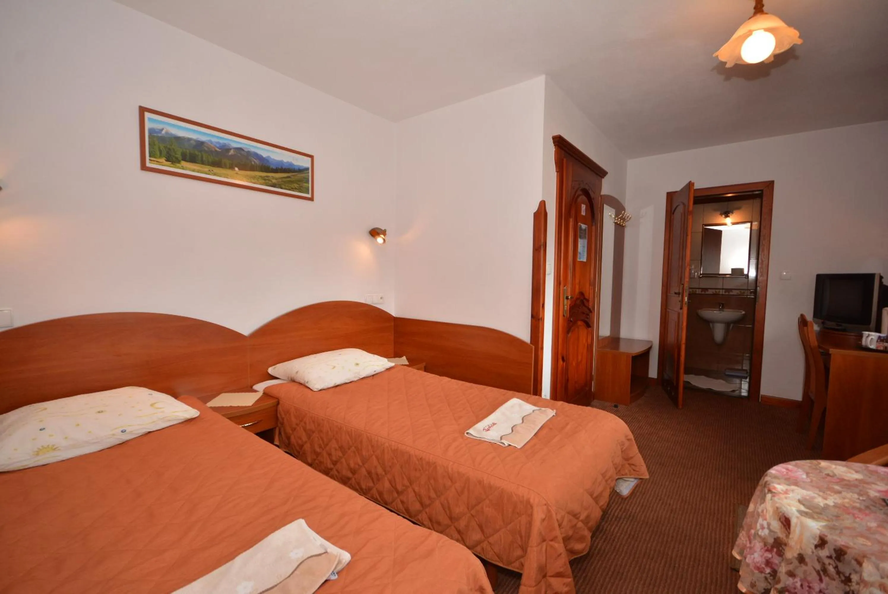 Photo of the whole room, Bed in Willa Kubik