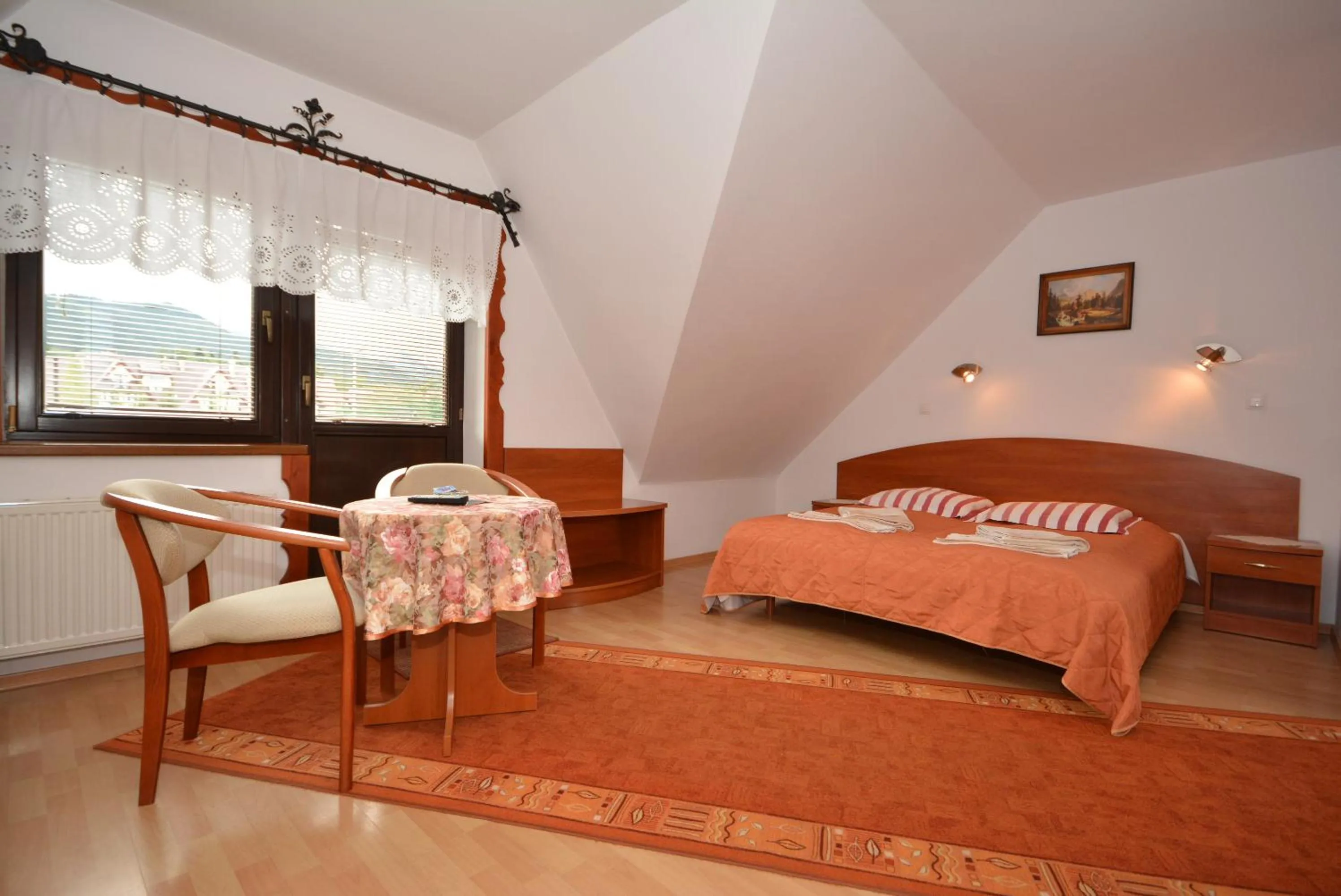 Photo of the whole room, Bed in Willa Kubik