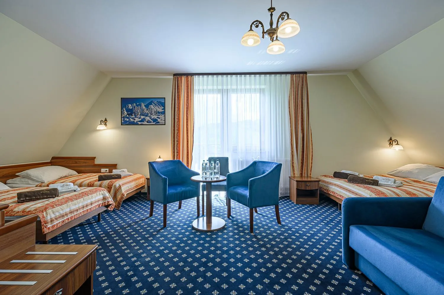 Seating area, Bed in Hotel Liptakówka