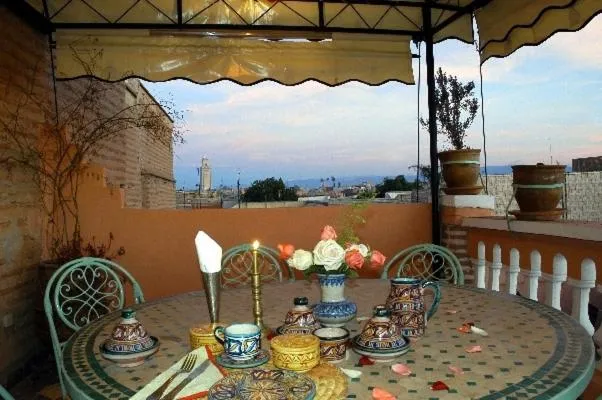 Restaurant/places to eat in Riad Dalia