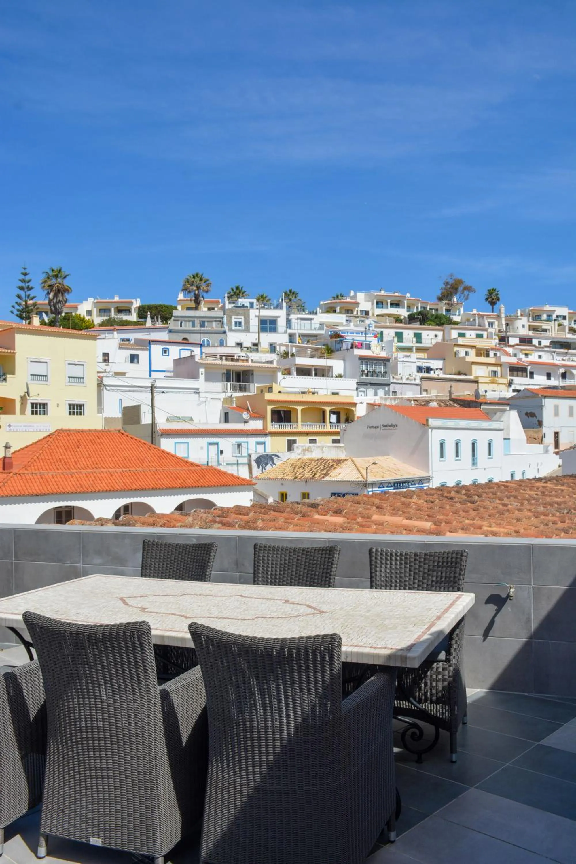 Lounge or bar in Hotel Carvoeiro Plaza