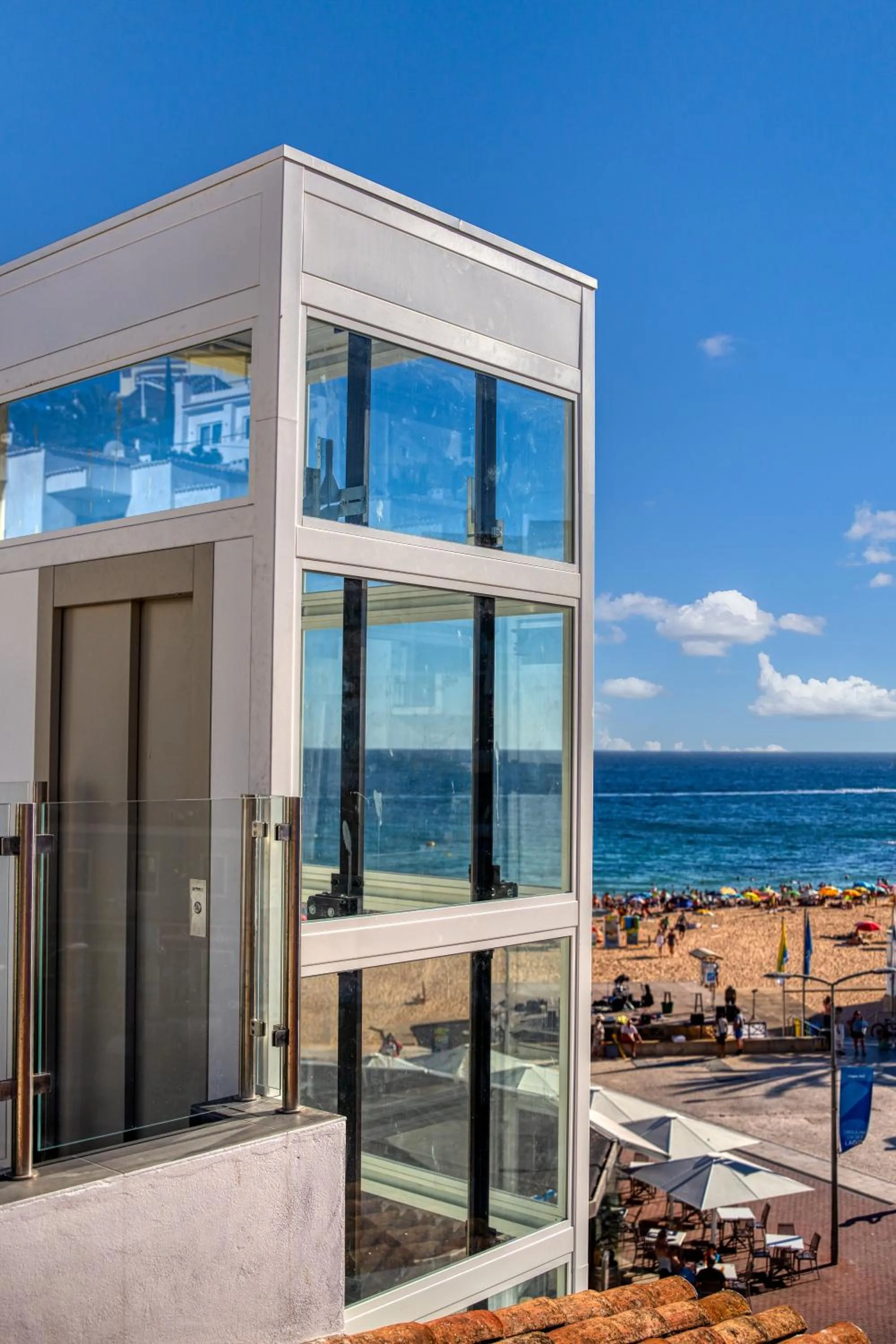 Lounge or bar in Hotel Carvoeiro Plaza