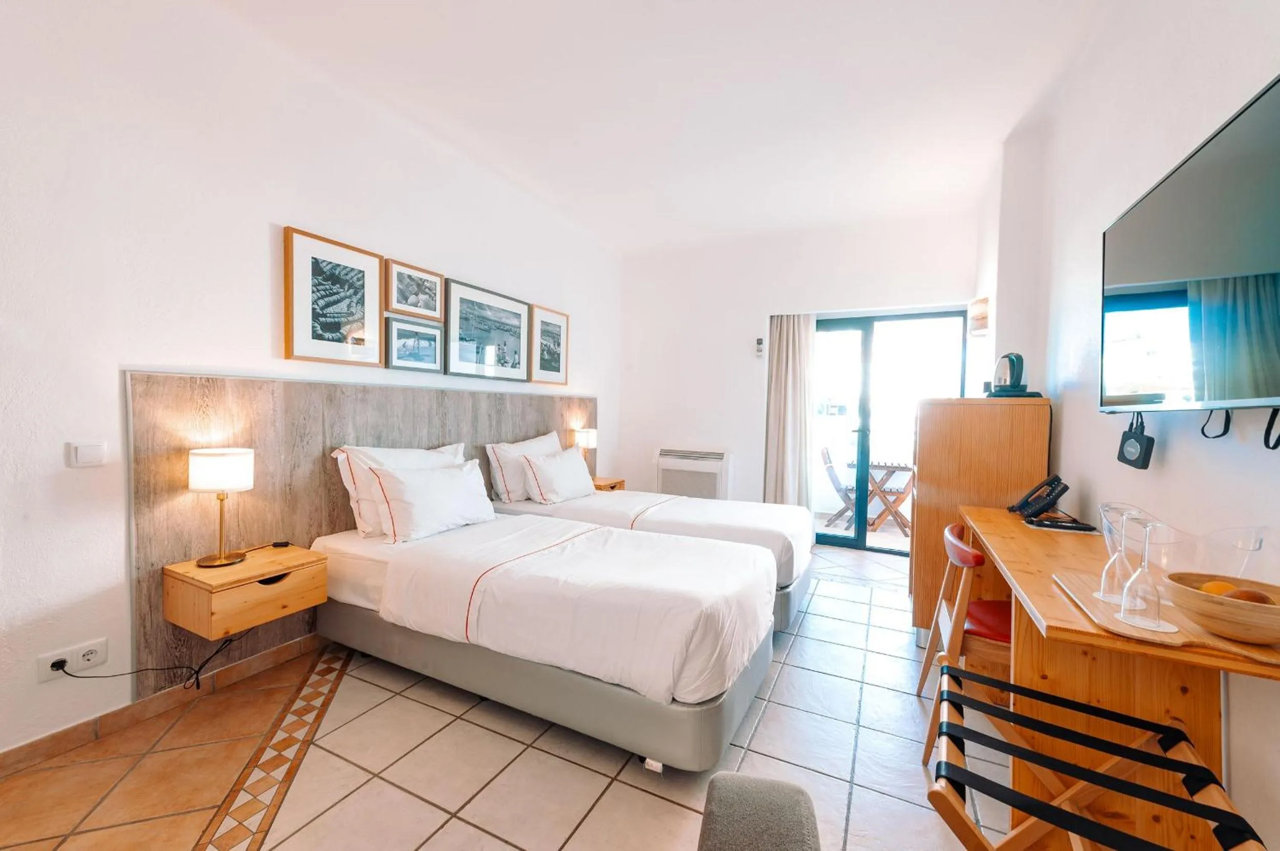 Bed in Hotel Carvoeiro Plaza