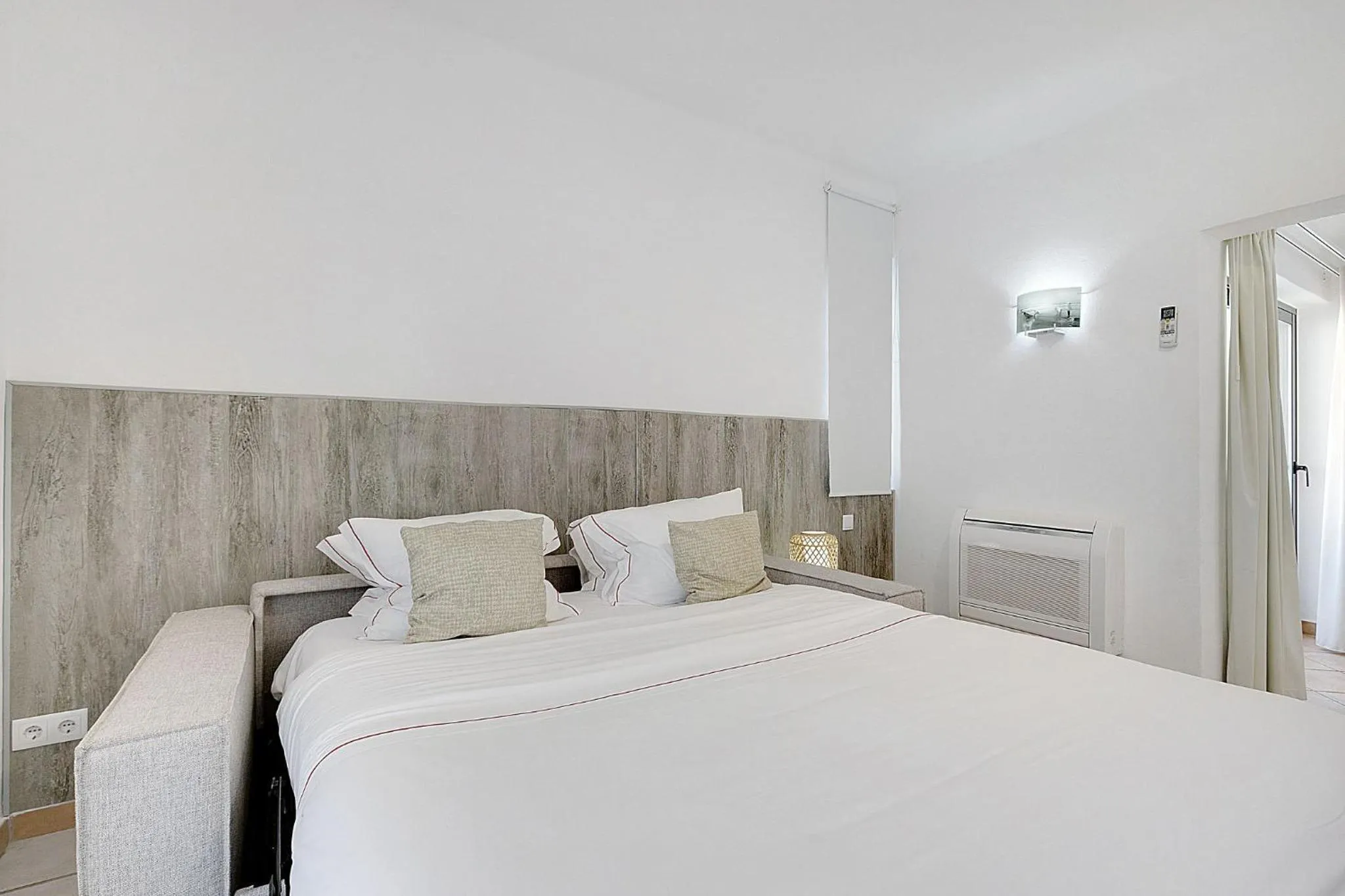 Bed in Hotel Carvoeiro Plaza