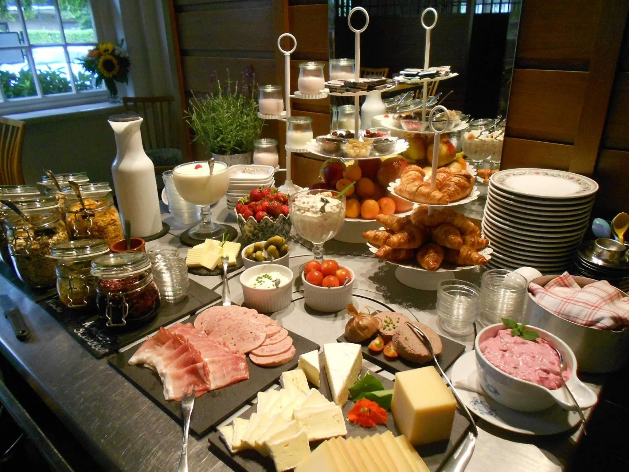 Buffet breakfast in meerzeit Hotel
