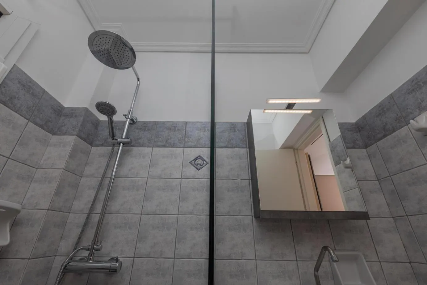 Bathroom in eleni studios