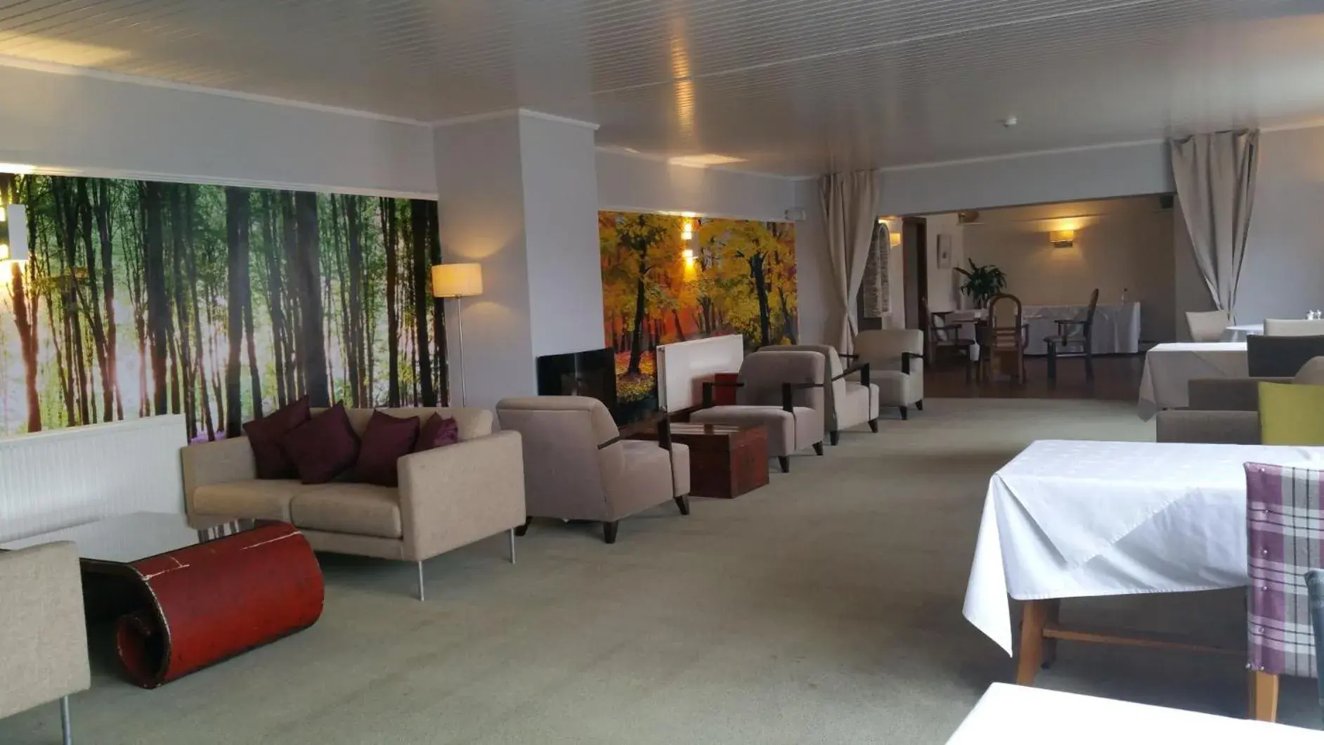 Restaurant/places to eat in The Four Seasons Hotel Restaurant/places to eat in The Four Seasons Hotel